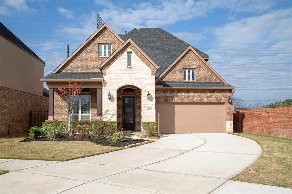 4902 Thunder Creek Lane, Sugar Land, TX 77479 4902 Thunder Creek Lane, Sugar Land, TX 77479