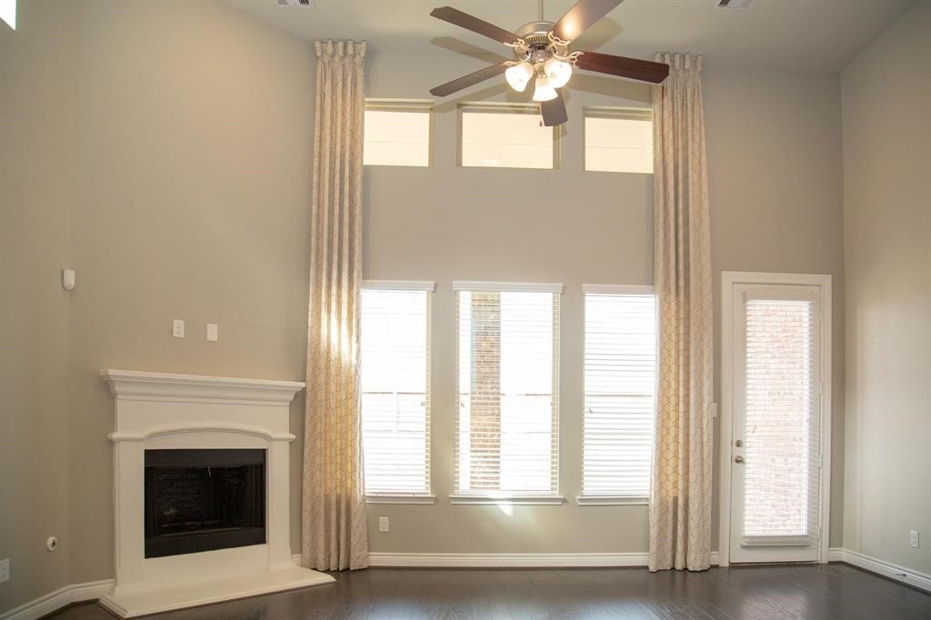 4902 Thunder Creek Lane, Sugar Land, TX 77479 4902 Thunder Creek Lane, Sugar Land, TX 77479