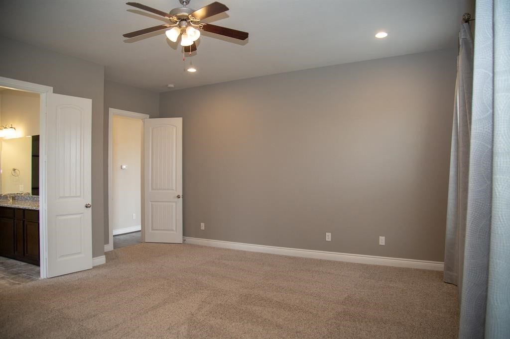 4902 Thunder Creek Lane, Sugar Land, TX 77479 4902 Thunder Creek Lane, Sugar Land, TX 77479