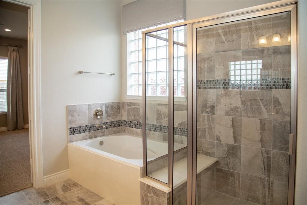 4902 Thunder Creek Lane, Sugar Land, TX 77479 4902 Thunder Creek Lane, Sugar Land, TX 77479