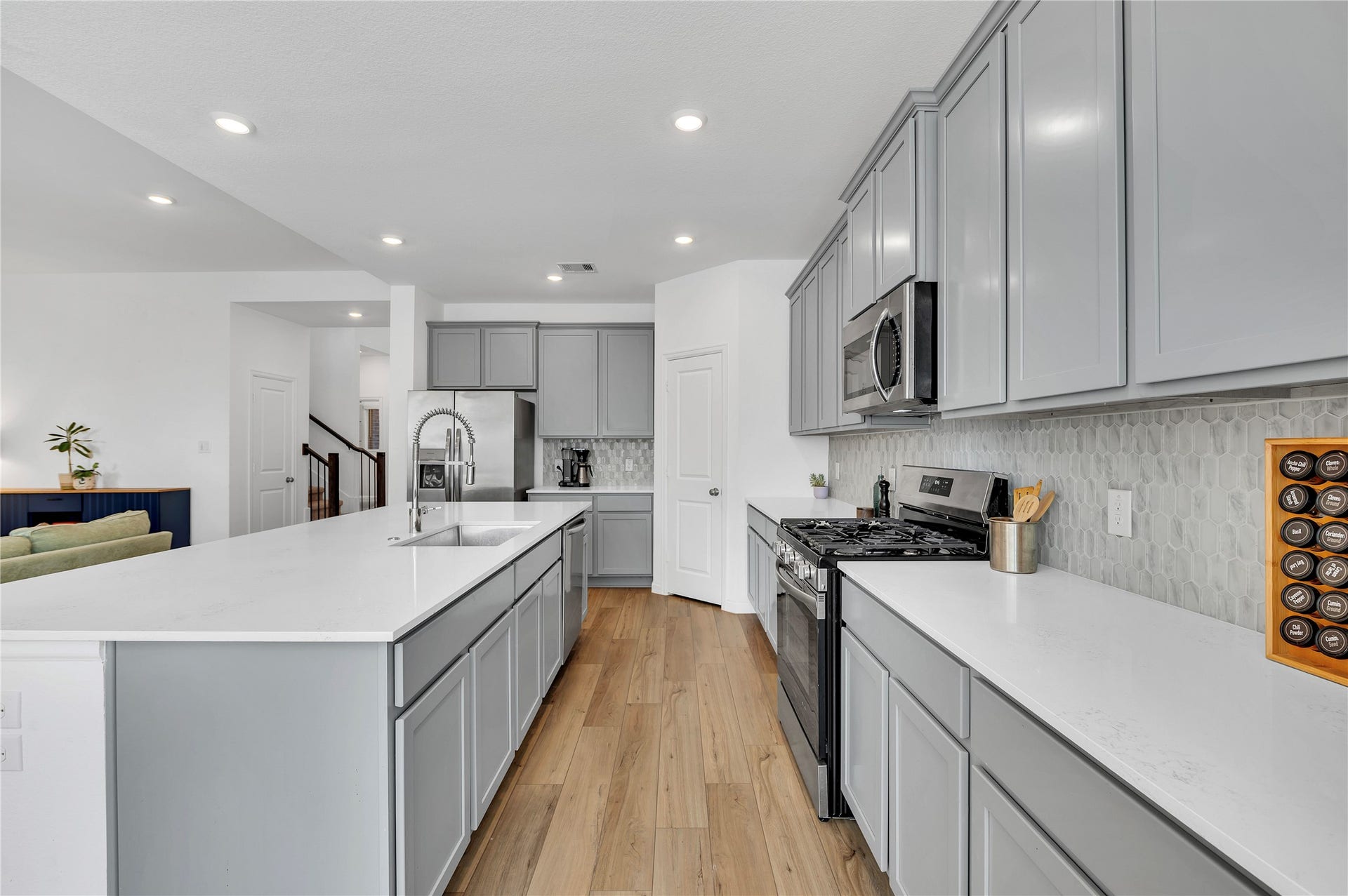 815 Wormwood Drive, League City, TX 77573 Plenty of counter space and large island!