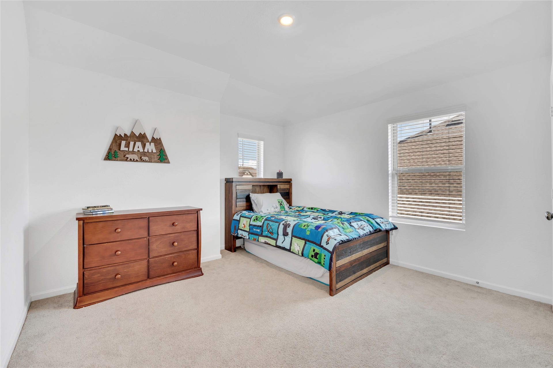815 Wormwood Drive, League City, TX 77573 secondary bedroom