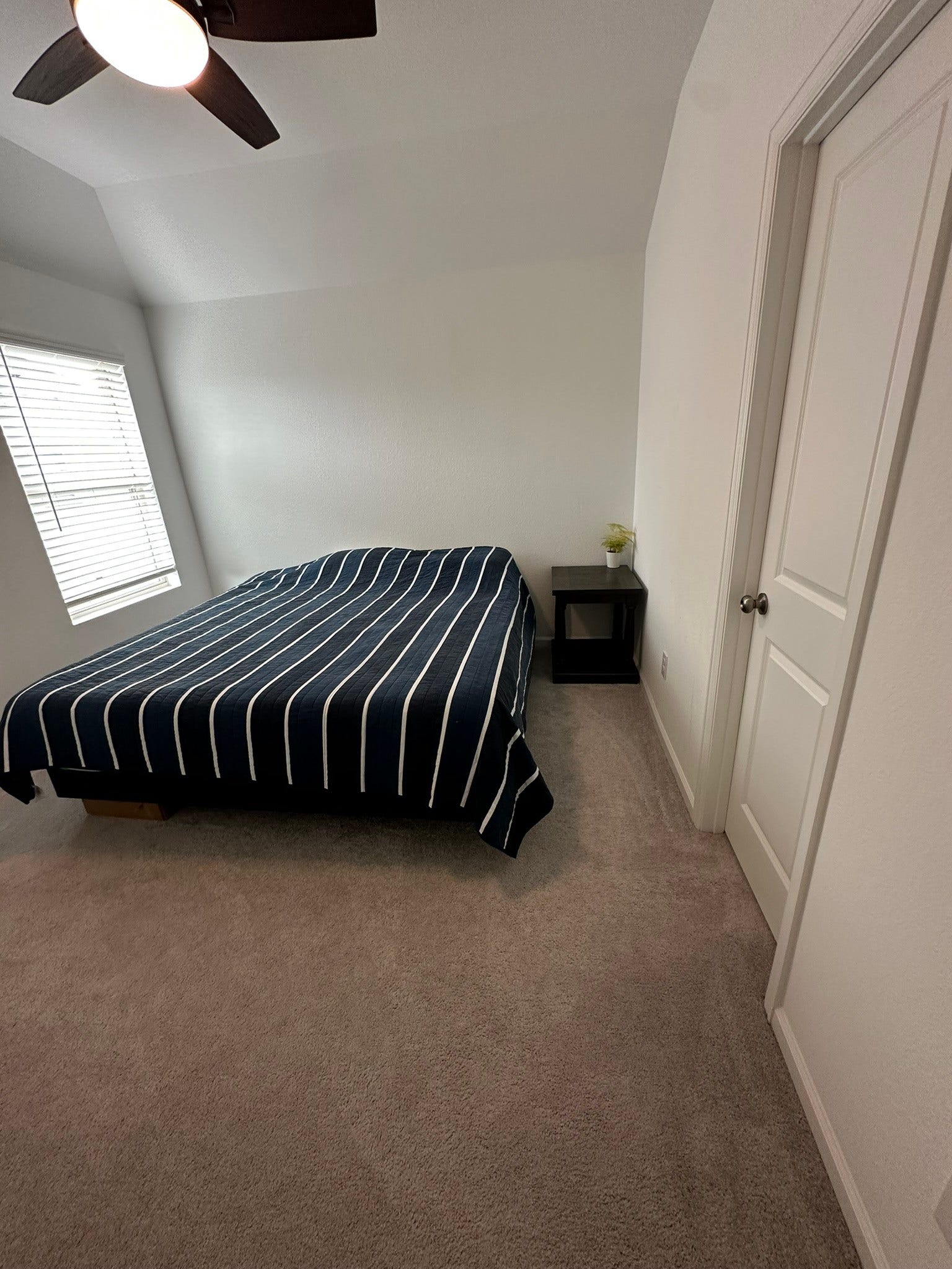815 Wormwood Drive, League City, TX 77573 upstairs bedroom with attached bathroom