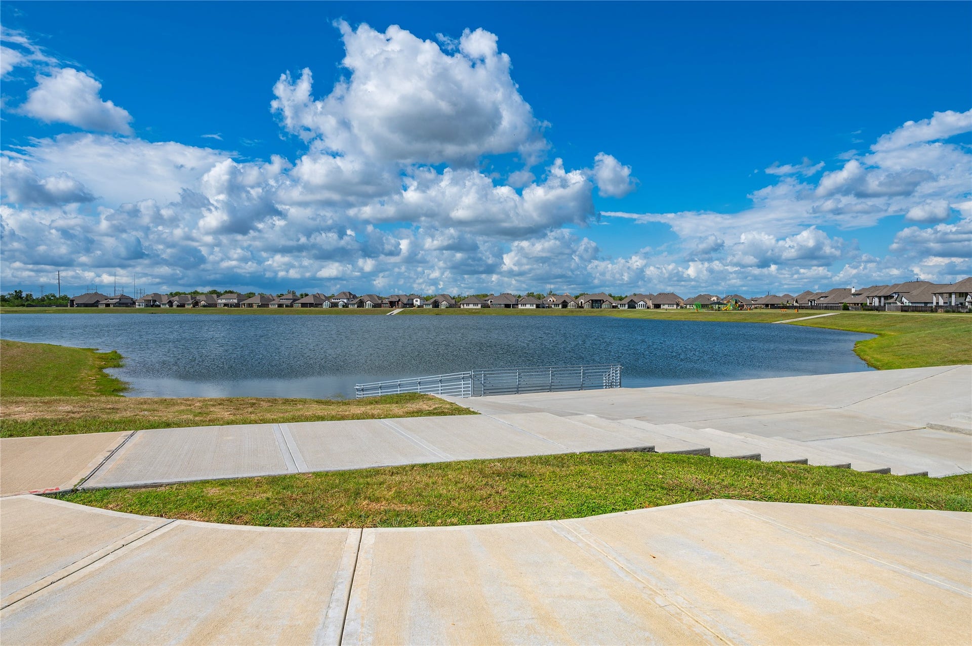 815 Wormwood Drive, League City, TX 77573 More views of the lake! Not pictured is 2 playgrounds and an outdoor workout station placed around the lake!