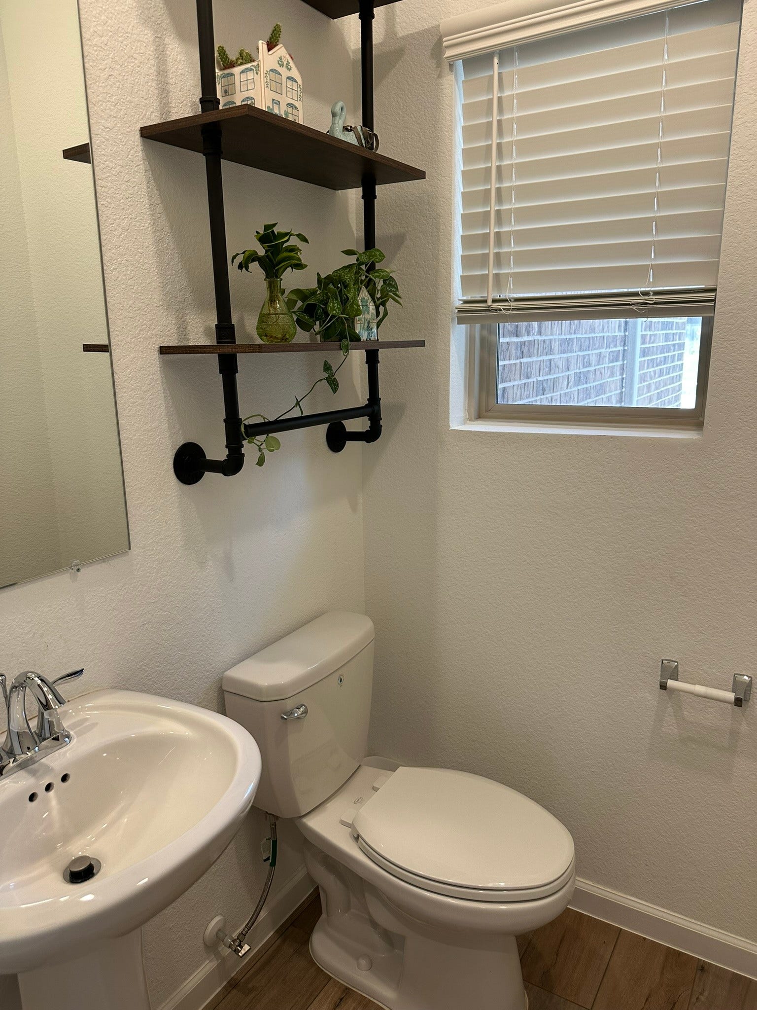 815 Wormwood Drive, League City, TX 77573 half bath down
