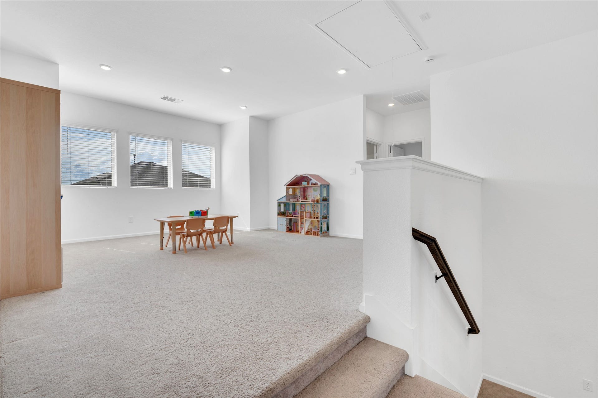 815 Wormwood Drive, League City, TX 77573 Huge upstairs game room!