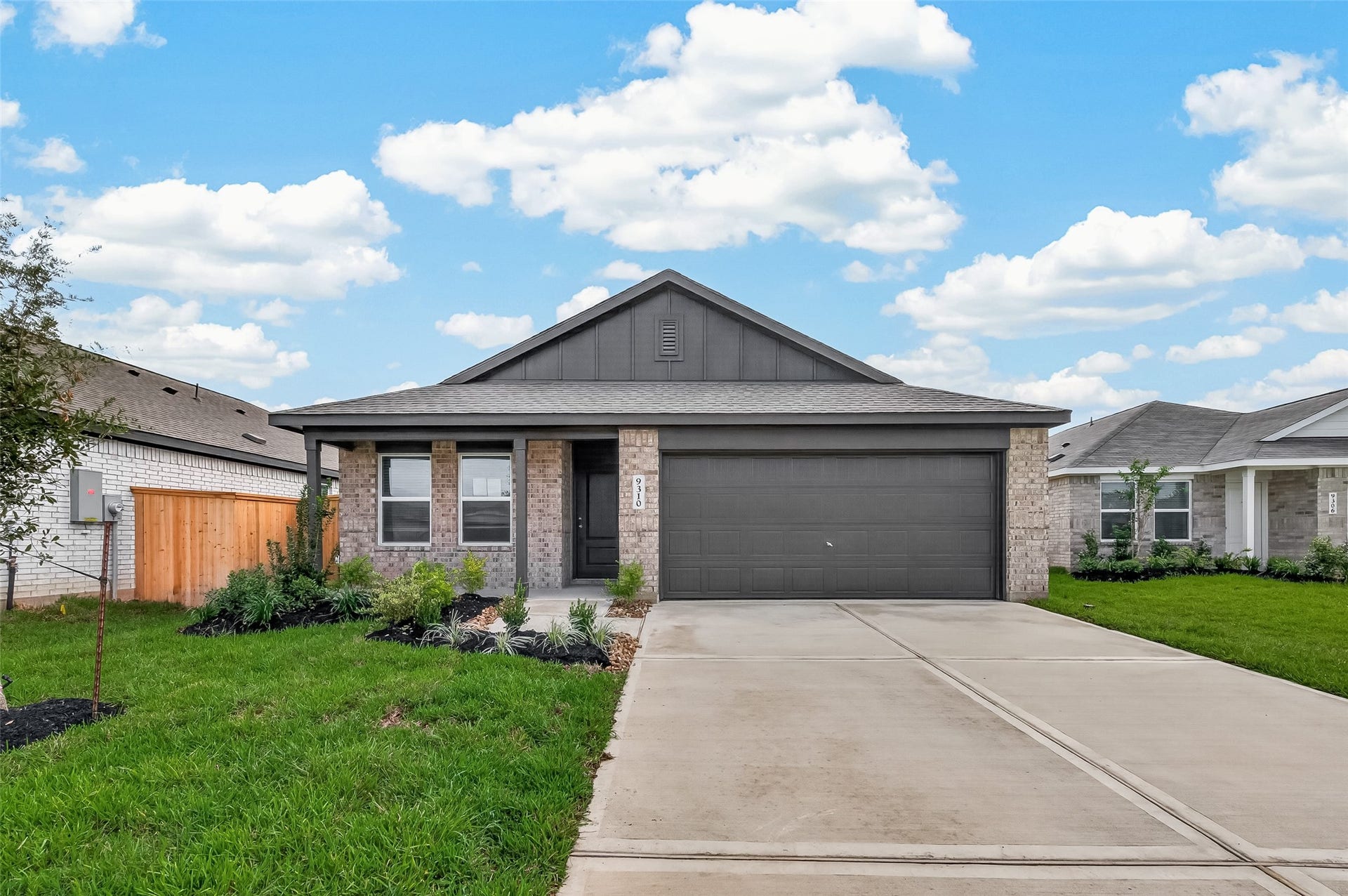 9310 Dazzling Tentacle Drive, Baytown, TX 77521
