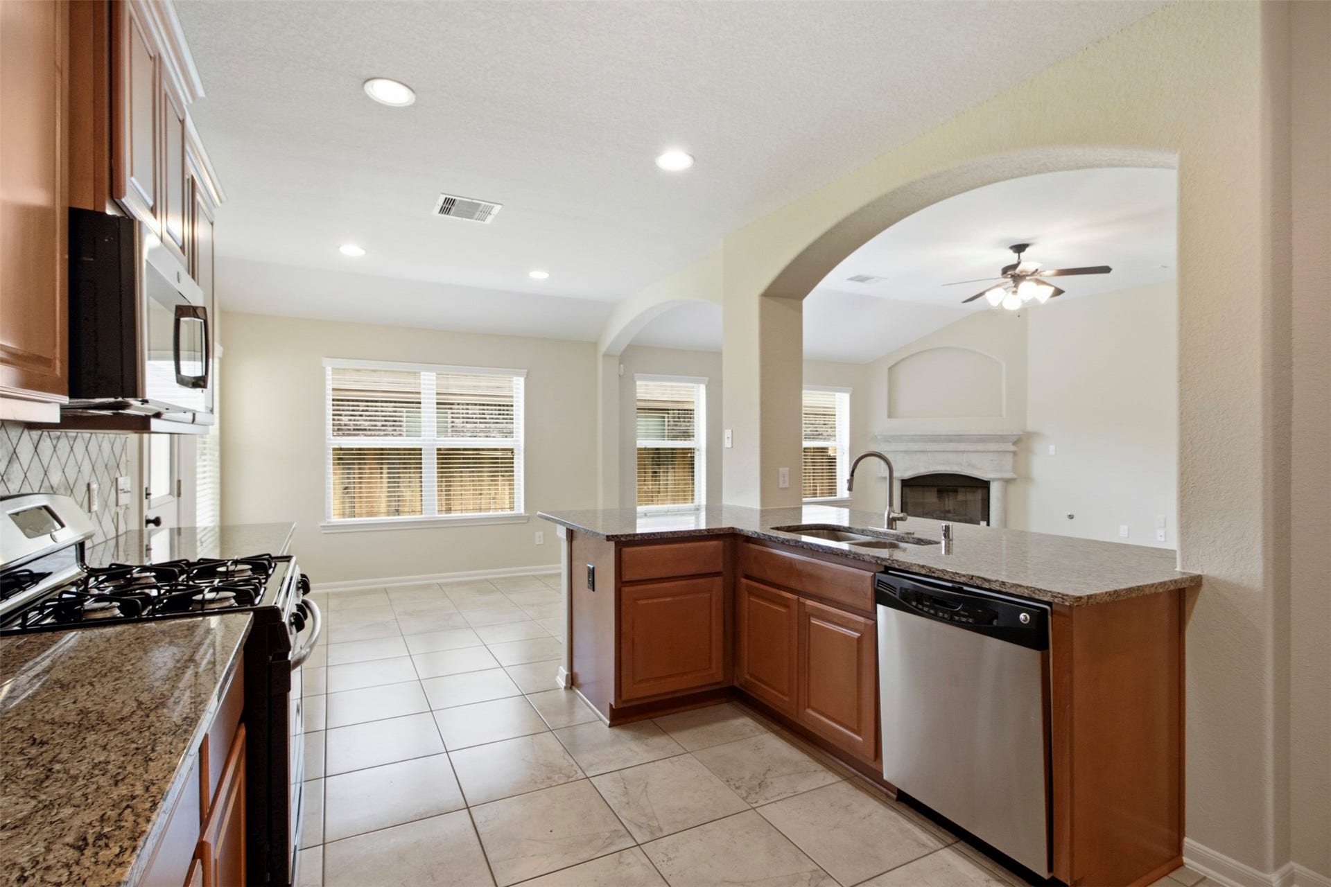 24422 Myrtle Creek Falls, Tomball, TX 77375 24422 Myrtle Creek Falls, Tomball, TX 77375