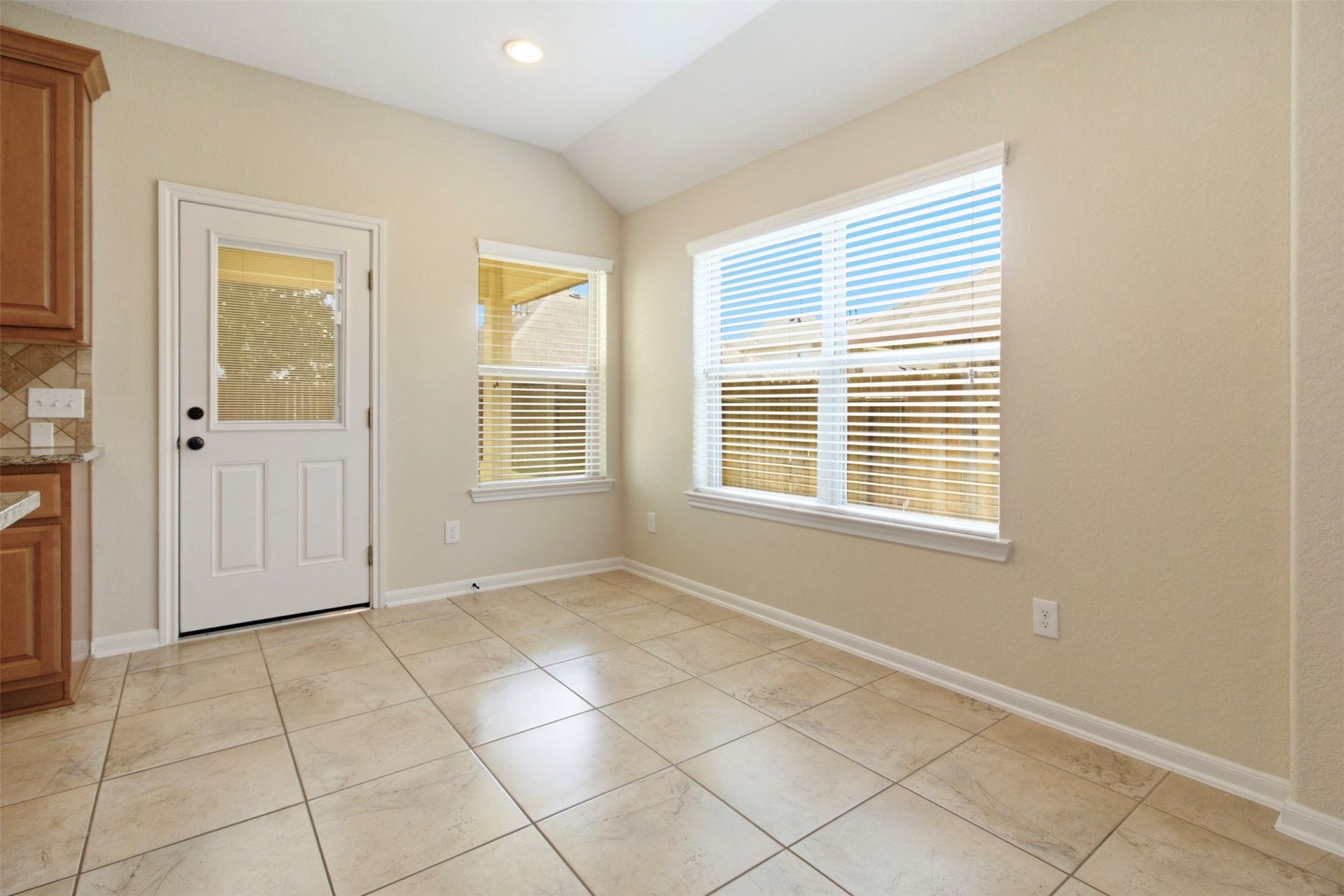 24422 Myrtle Creek Falls, Tomball, TX 77375 24422 Myrtle Creek Falls, Tomball, TX 77375