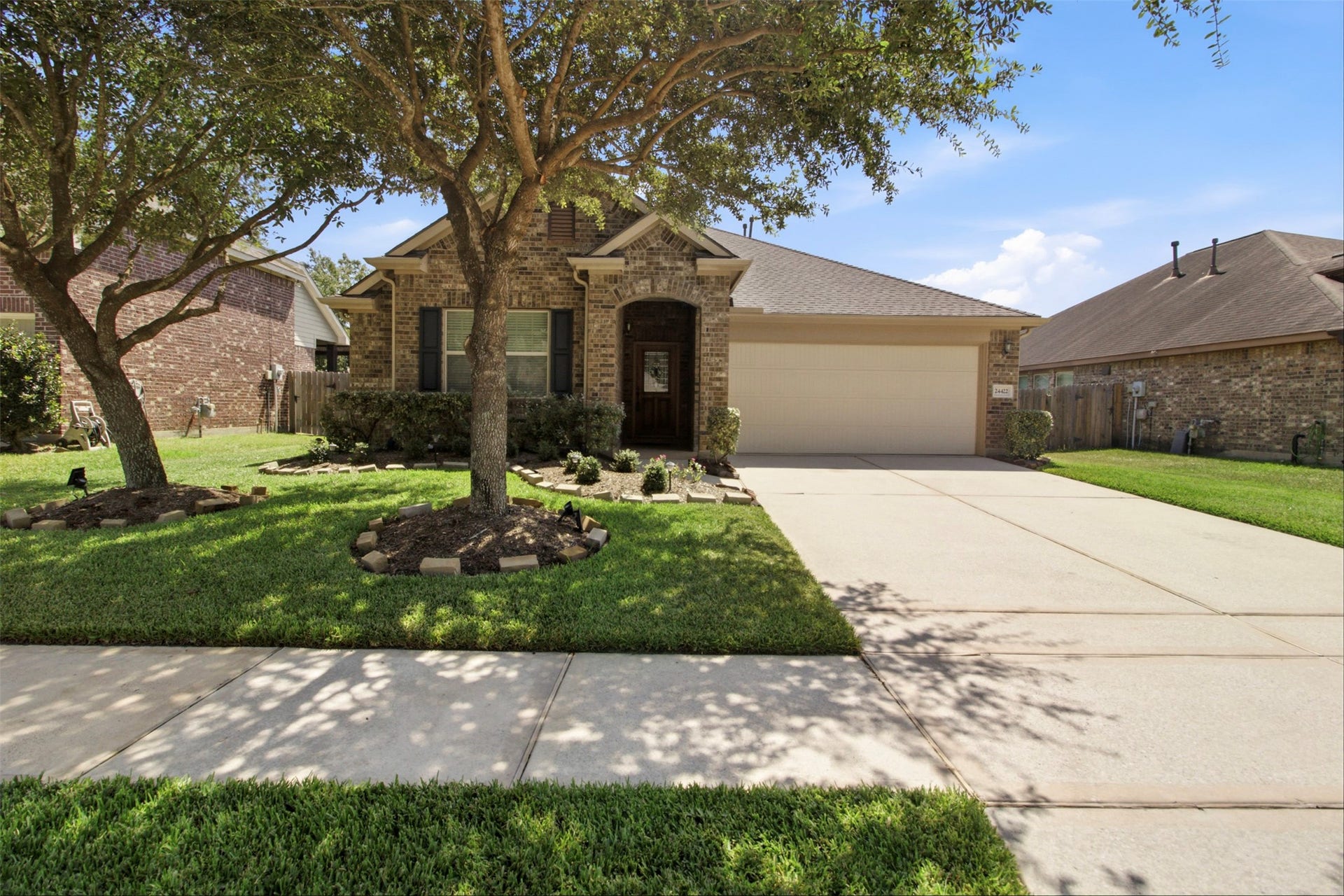 24422 Myrtle Creek Falls, Tomball, TX 77375 Welcome Home! ??