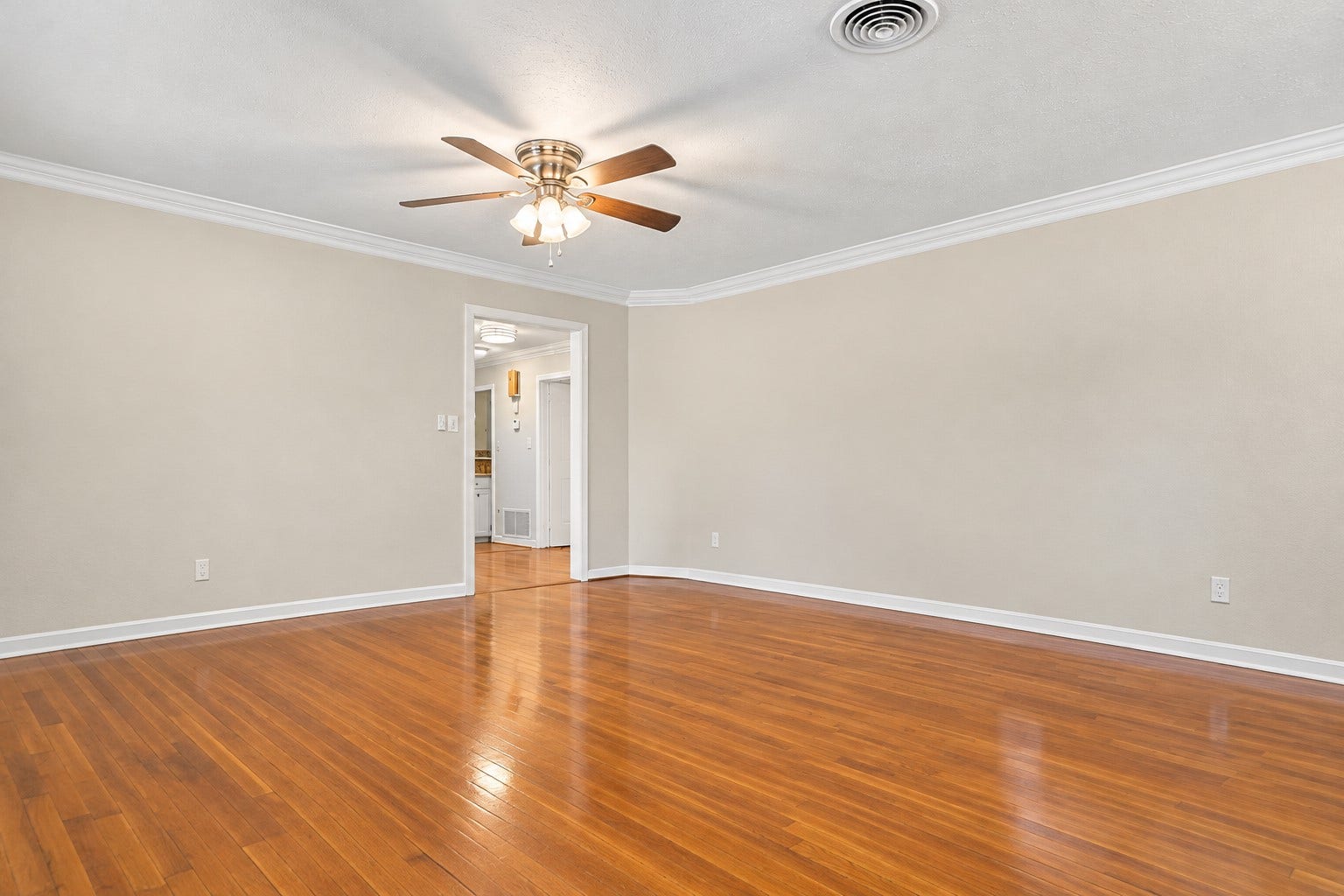 3641 Deal Street, Houston, TX 77025 3641 Deal Street, Houston, TX 77025