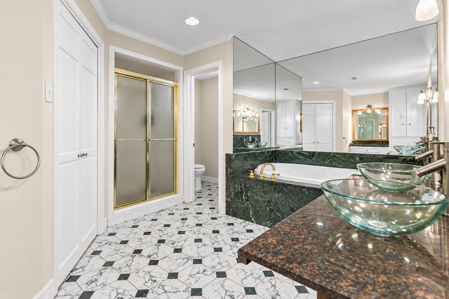 3641 Deal Street, Houston, TX 77025 3641 Deal Street, Houston, TX 77025