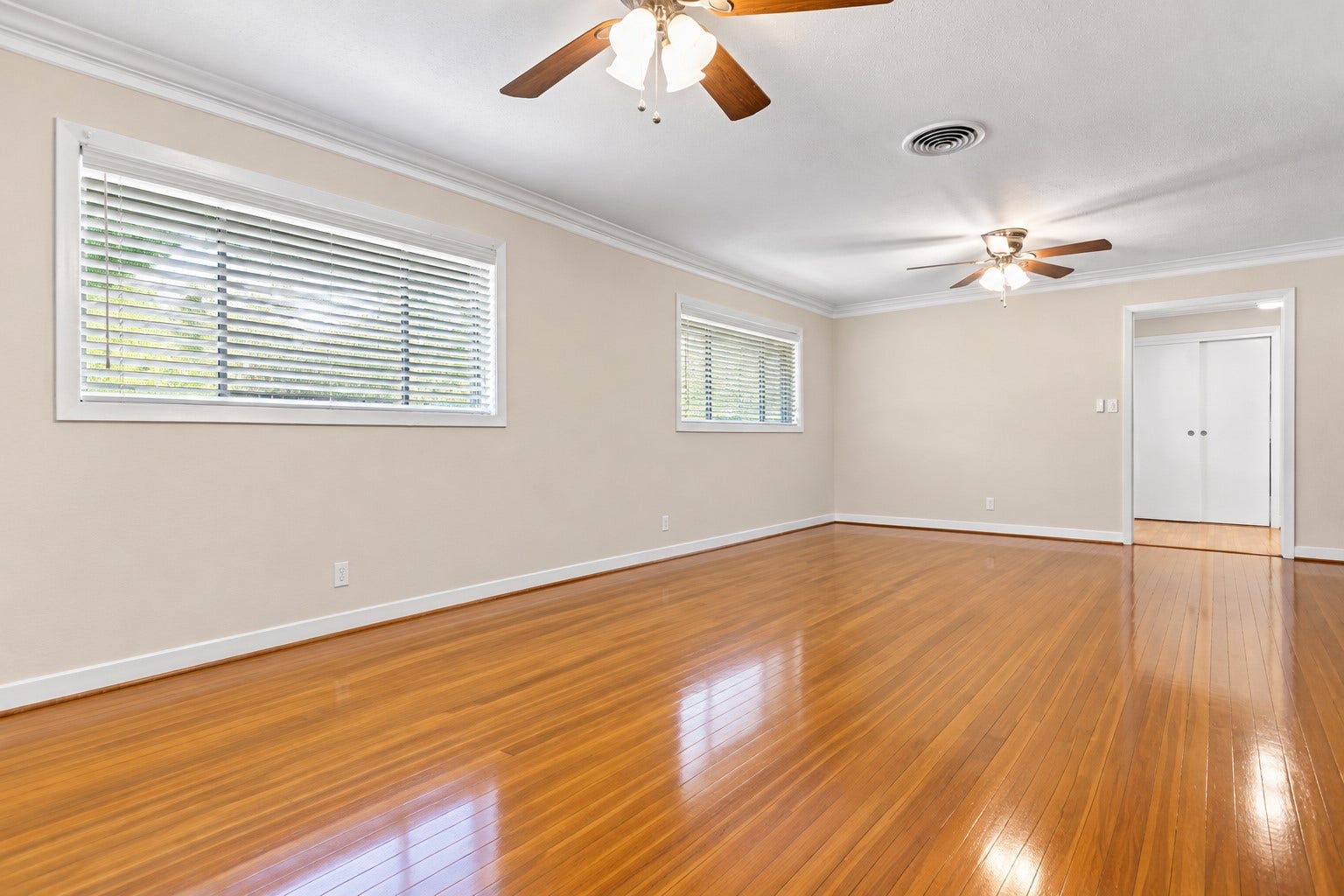 3641 Deal Street, Houston, TX 77025 3641 Deal Street, Houston, TX 77025