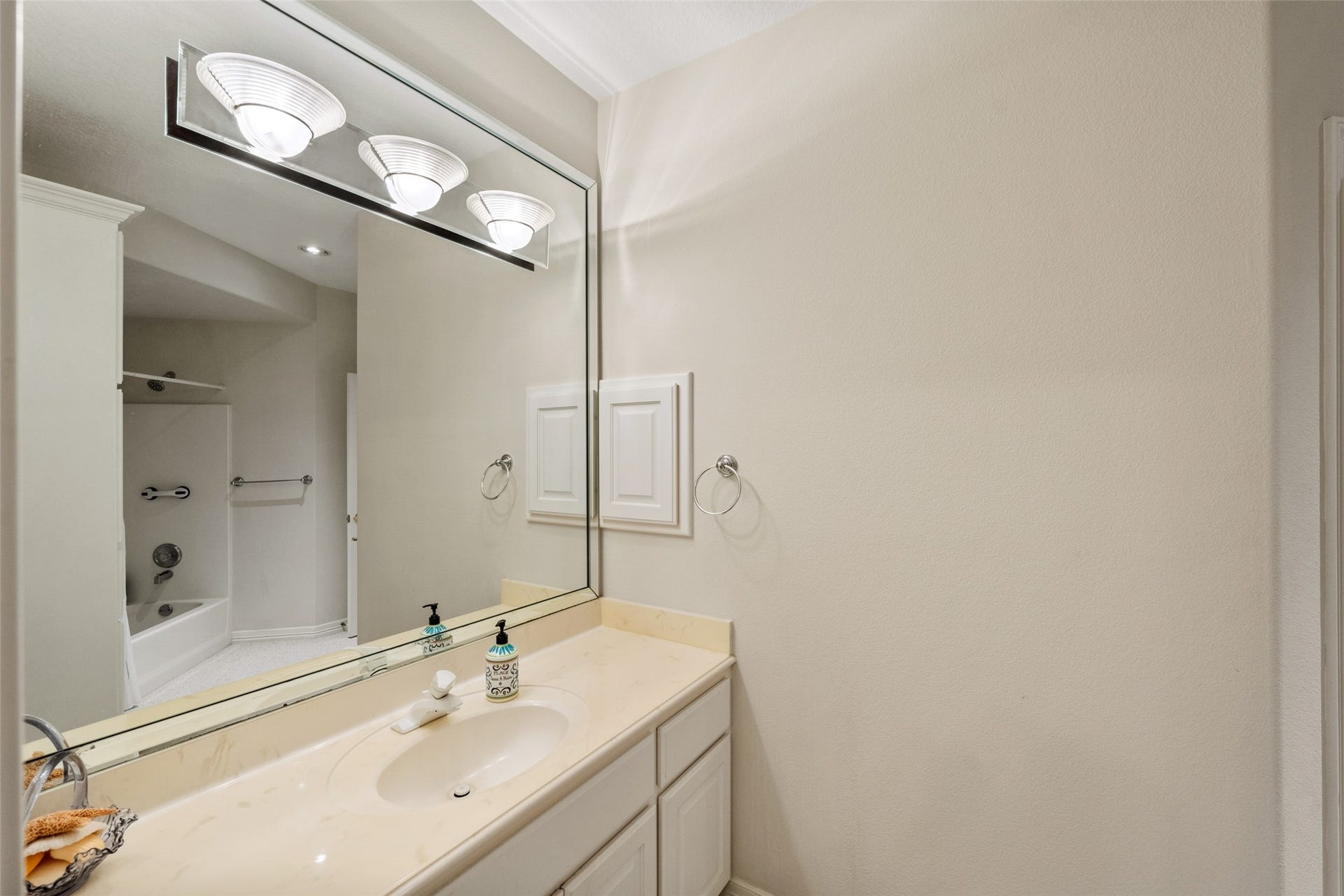 147 W Palm Boulevard, Montgomery, TX 77356