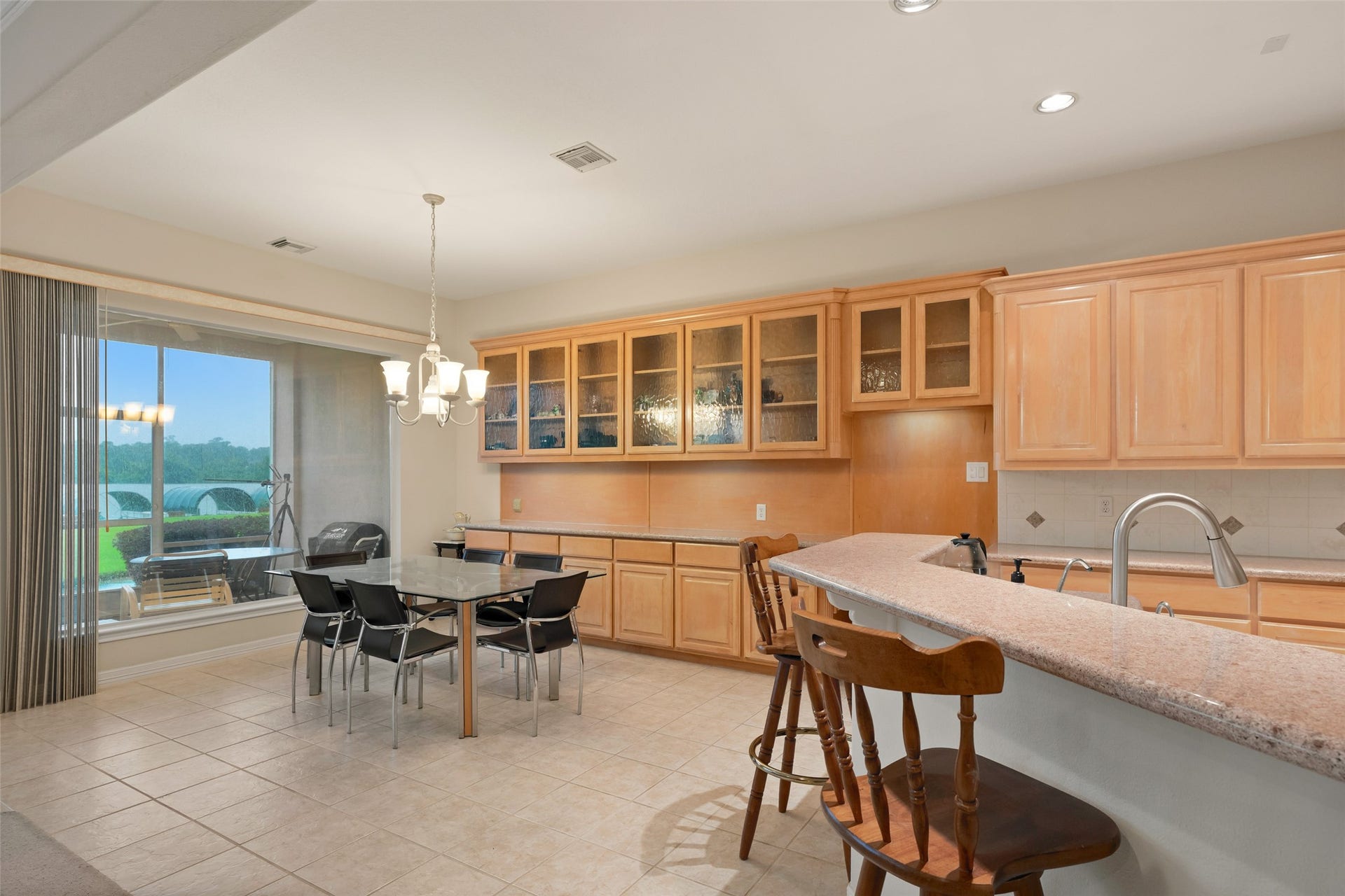 Feeding a crowd?  Bar counter adds extra seating space.