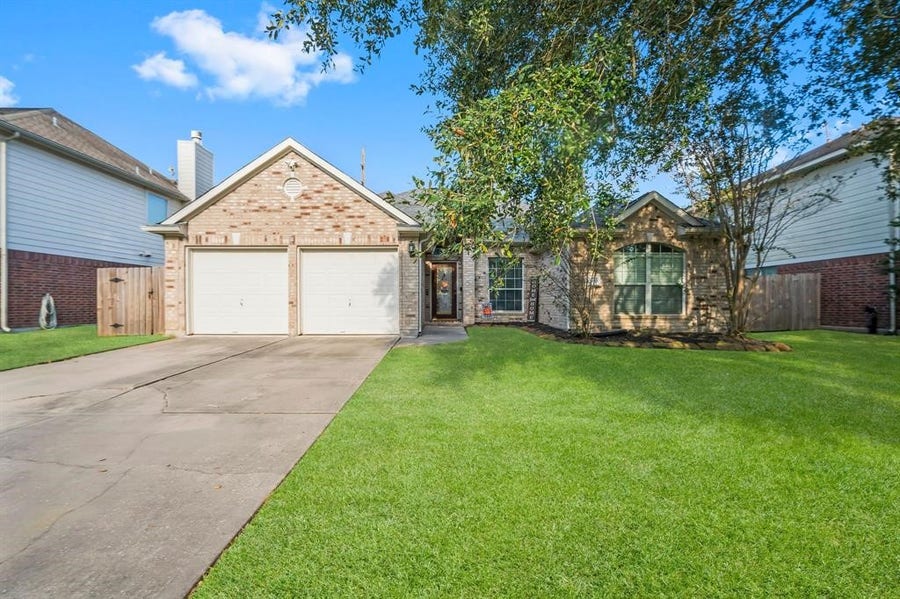 Property photo for 25910 Oakridge Forest Lane, Spring, TX