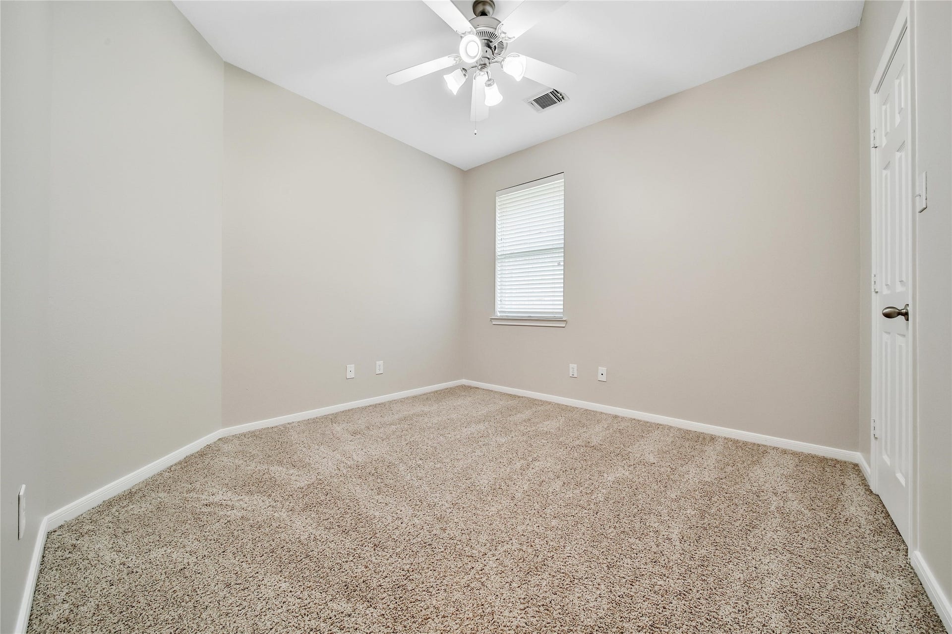 25604 Southwood Oaks Court, Porter, TX 77365 This split floorplan features secondary bedrooms that are spacious and bright. Two of the secondary bedrooms feature walk-in closets.