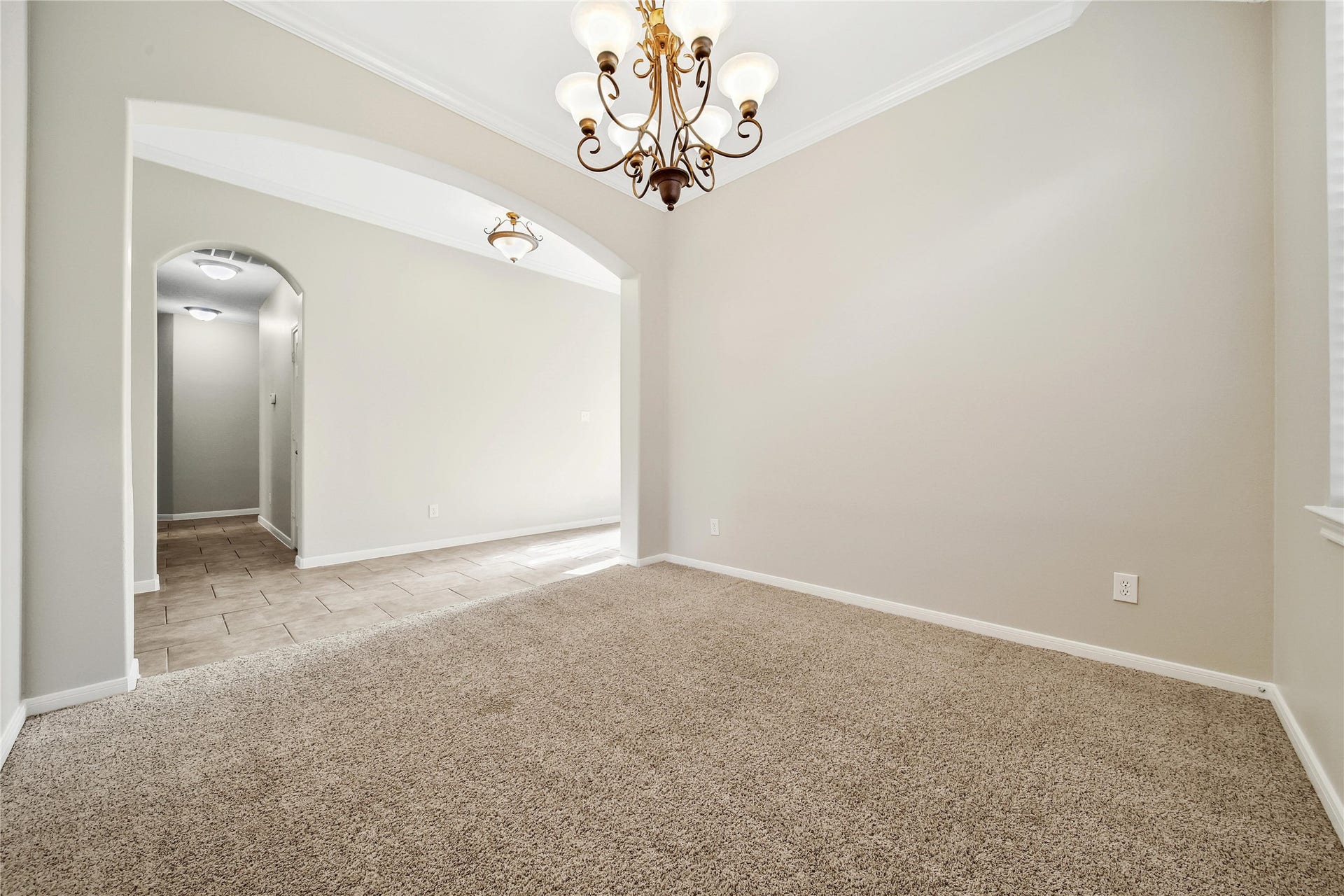 25604 Southwood Oaks Court, Porter, TX 77365 This room is a dining room or additional flex space, it measures approx 11x11.