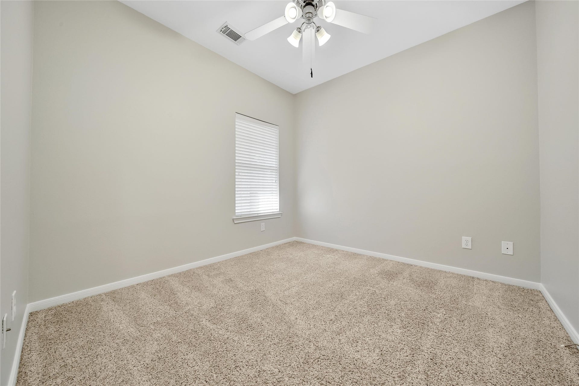 25604 Southwood Oaks Court, Porter, TX 77365 This split floorplan features secondary bedrooms that are spacious and bright. Two of the secondary bedrooms feature walk-in closets.