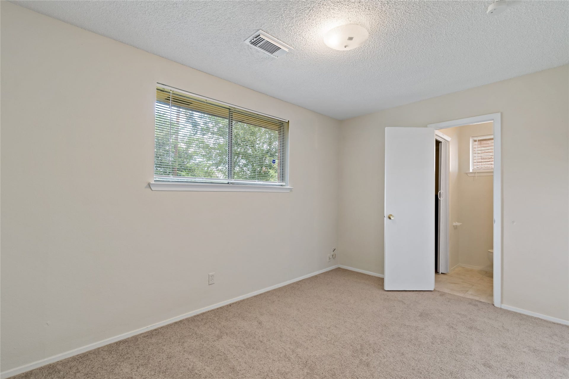 14515 Essendine Lane, Houston, TX 77045 14515 Essendine Lane, Houston, TX 77045
