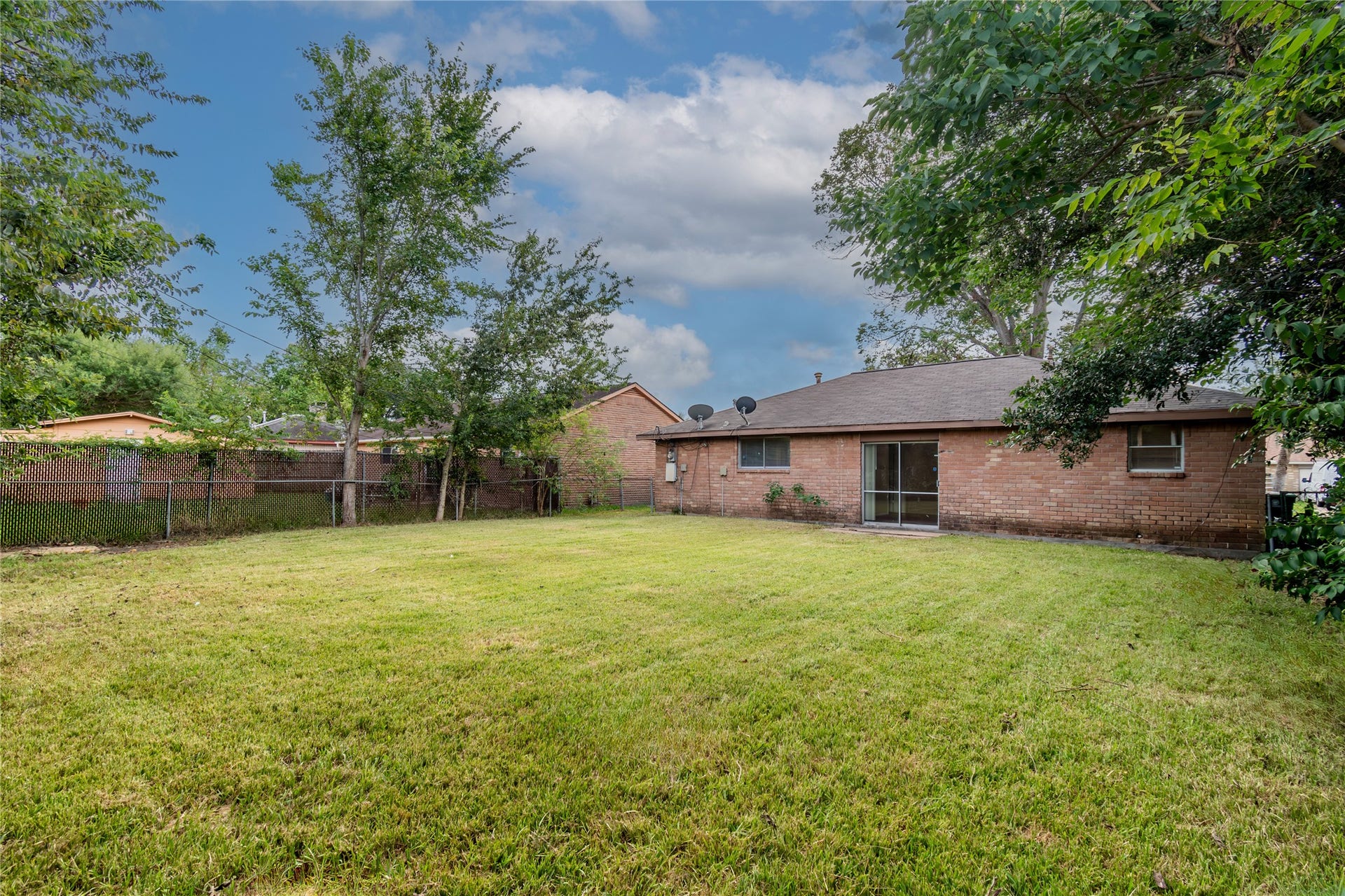 14515 Essendine Lane, Houston, TX 77045 14515 Essendine Lane, Houston, TX 77045