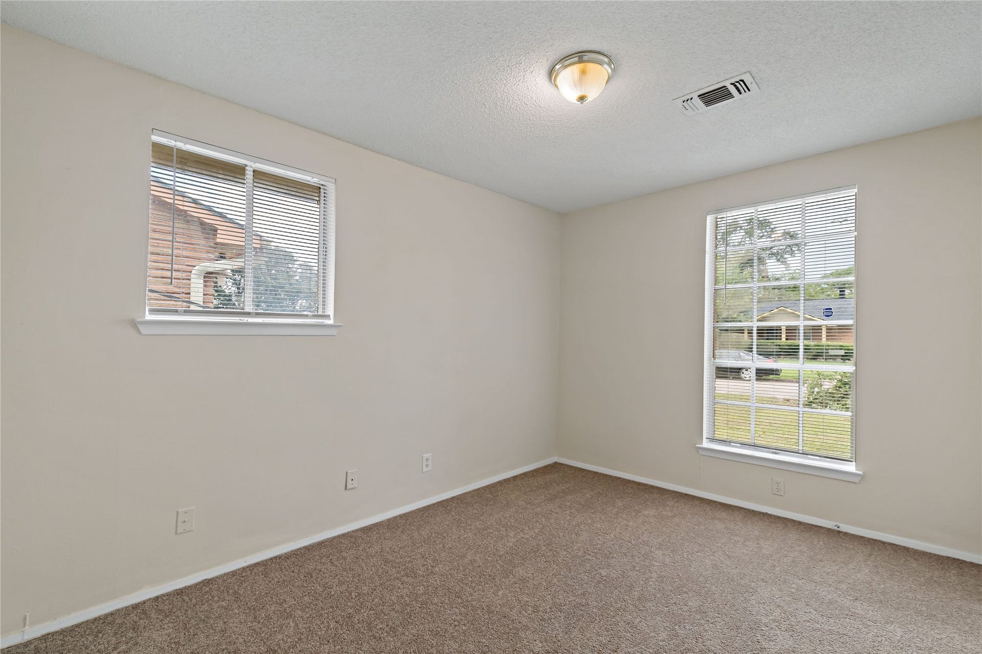 14515 Essendine Lane, Houston, TX 77045 14515 Essendine Lane, Houston, TX 77045