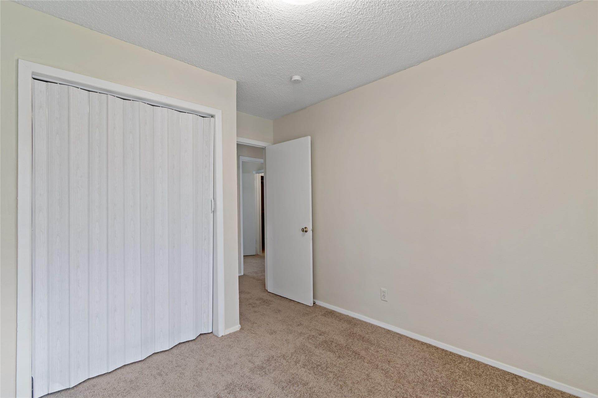 14515 Essendine Lane, Houston, TX 77045 14515 Essendine Lane, Houston, TX 77045