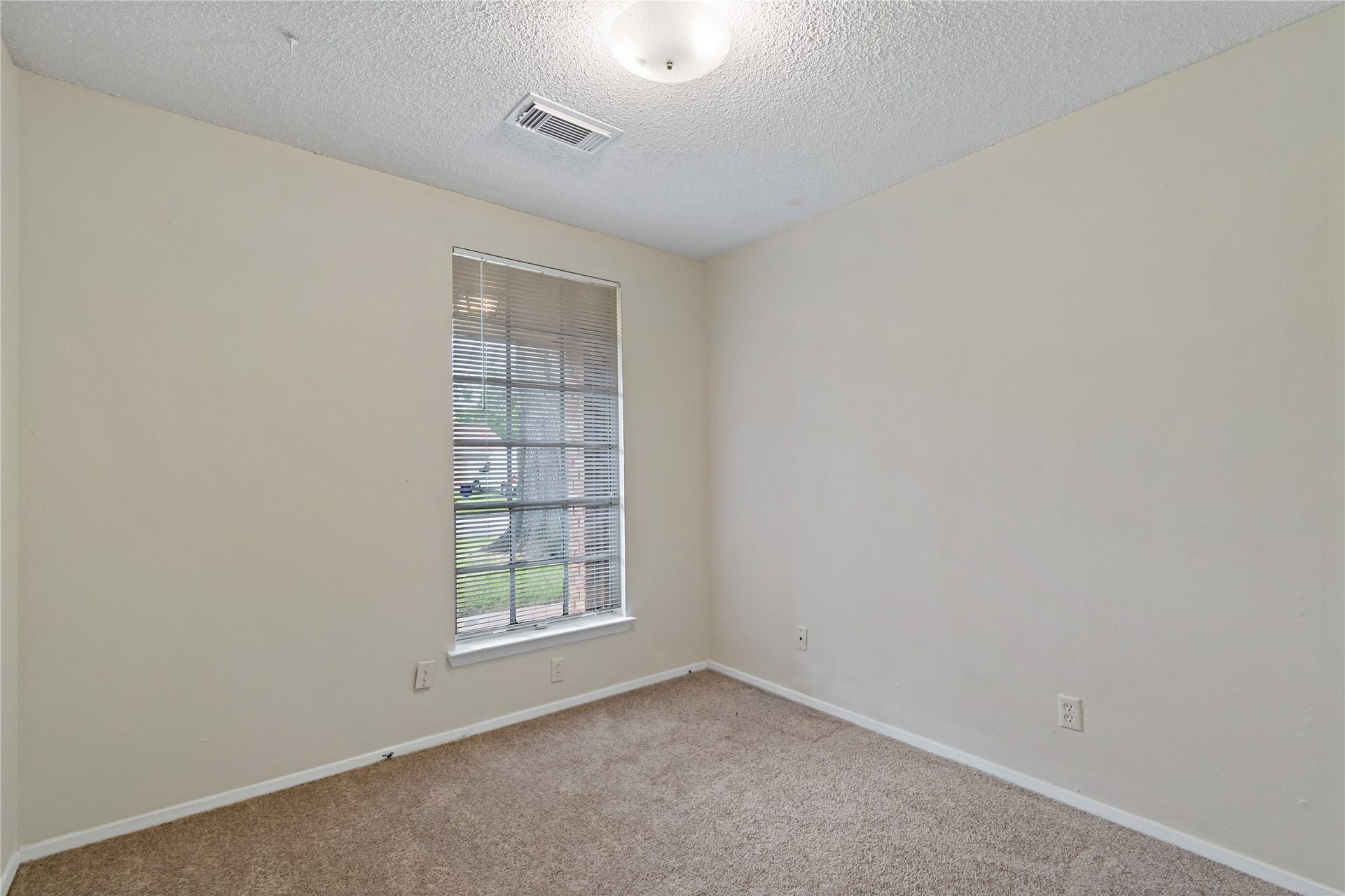 14515 Essendine Lane, Houston, TX 77045 14515 Essendine Lane, Houston, TX 77045