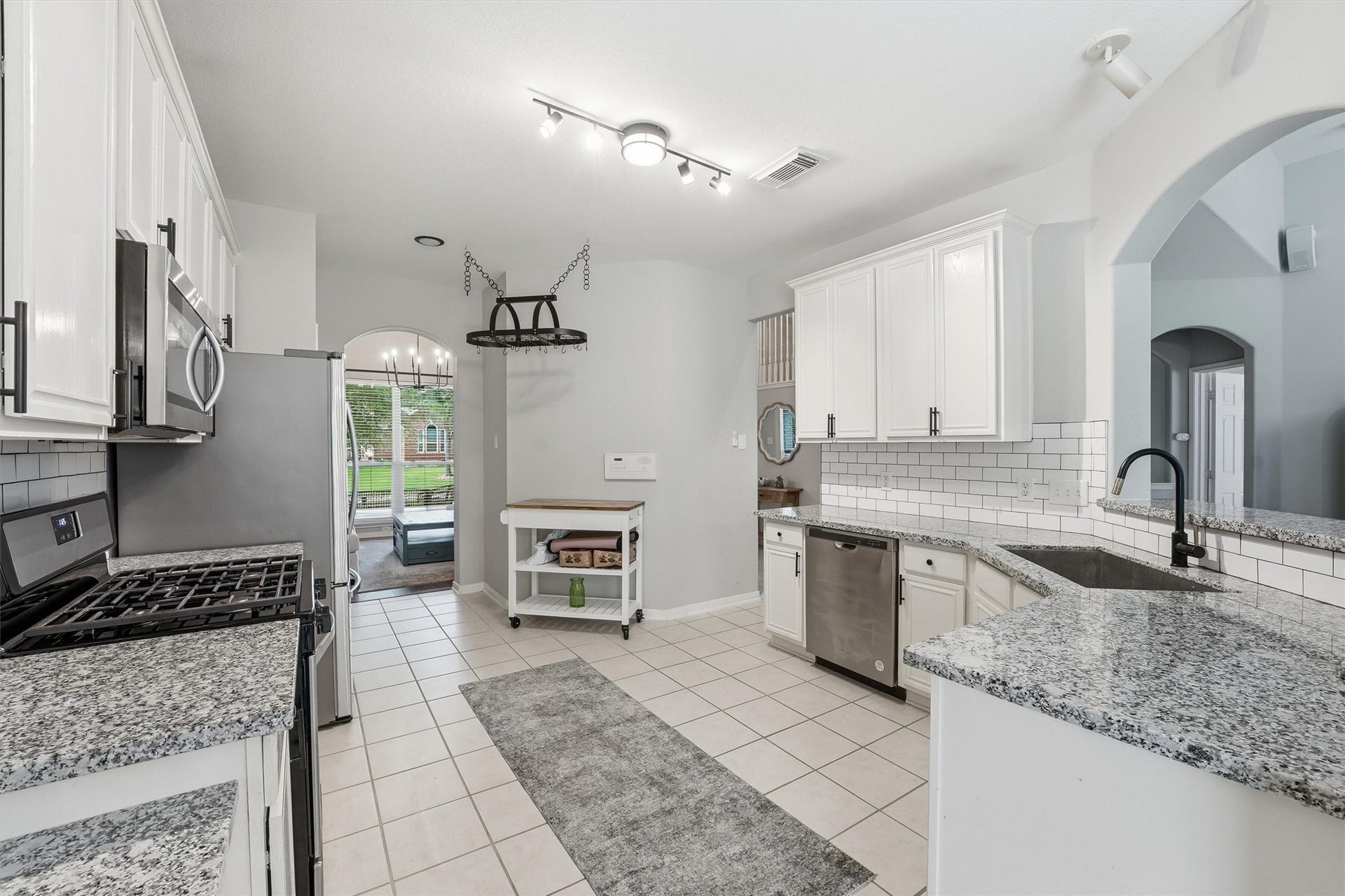 21812 Grand Lancelot Drive, Kingwood, TX 77339 21812 Grand Lancelot Drive, Kingwood, TX 77339