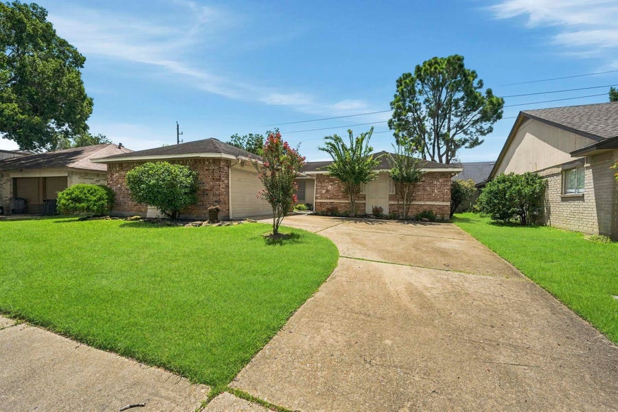 Property photo for 20027 S Navaho Trl, Katy, TX
