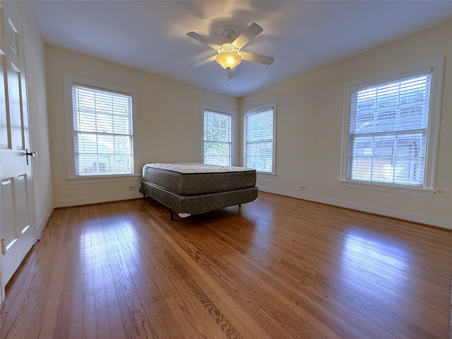 1968 Dryden Road, #1, Houston, TX 77030 The secondary bedroom offers a ceiling fan w/light fixture.