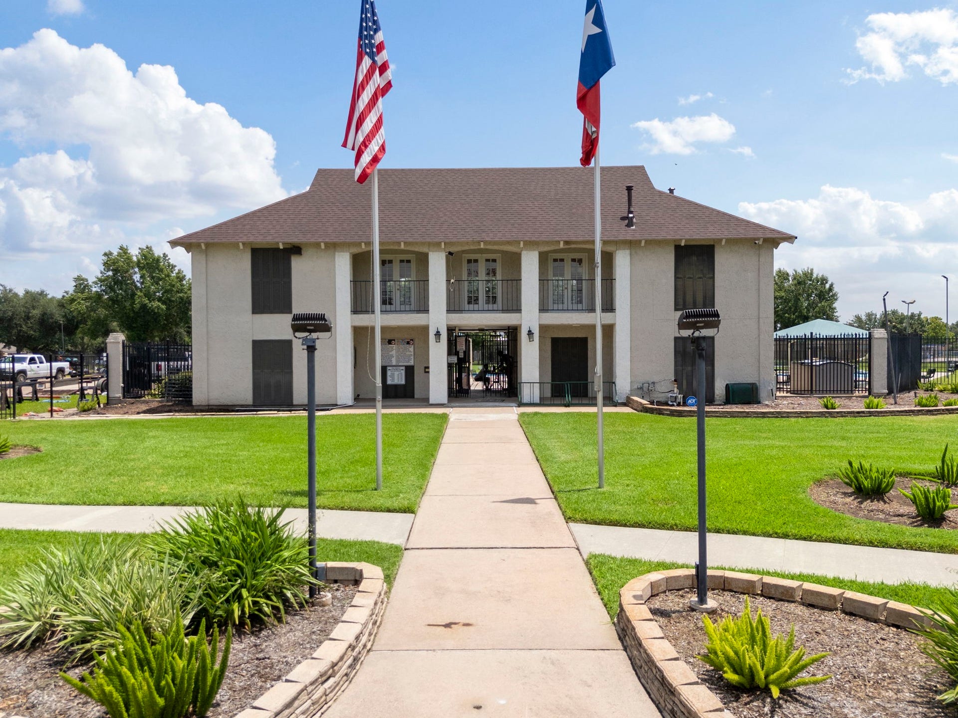 6839 Silver Star Drive, Houston, TX 77086