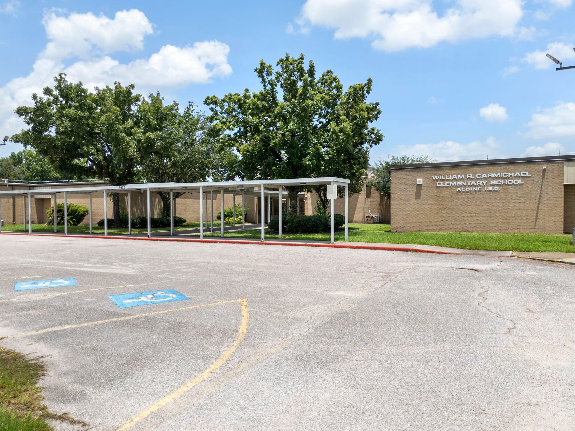 6839 Silver Star Drive, Houston, TX 77086