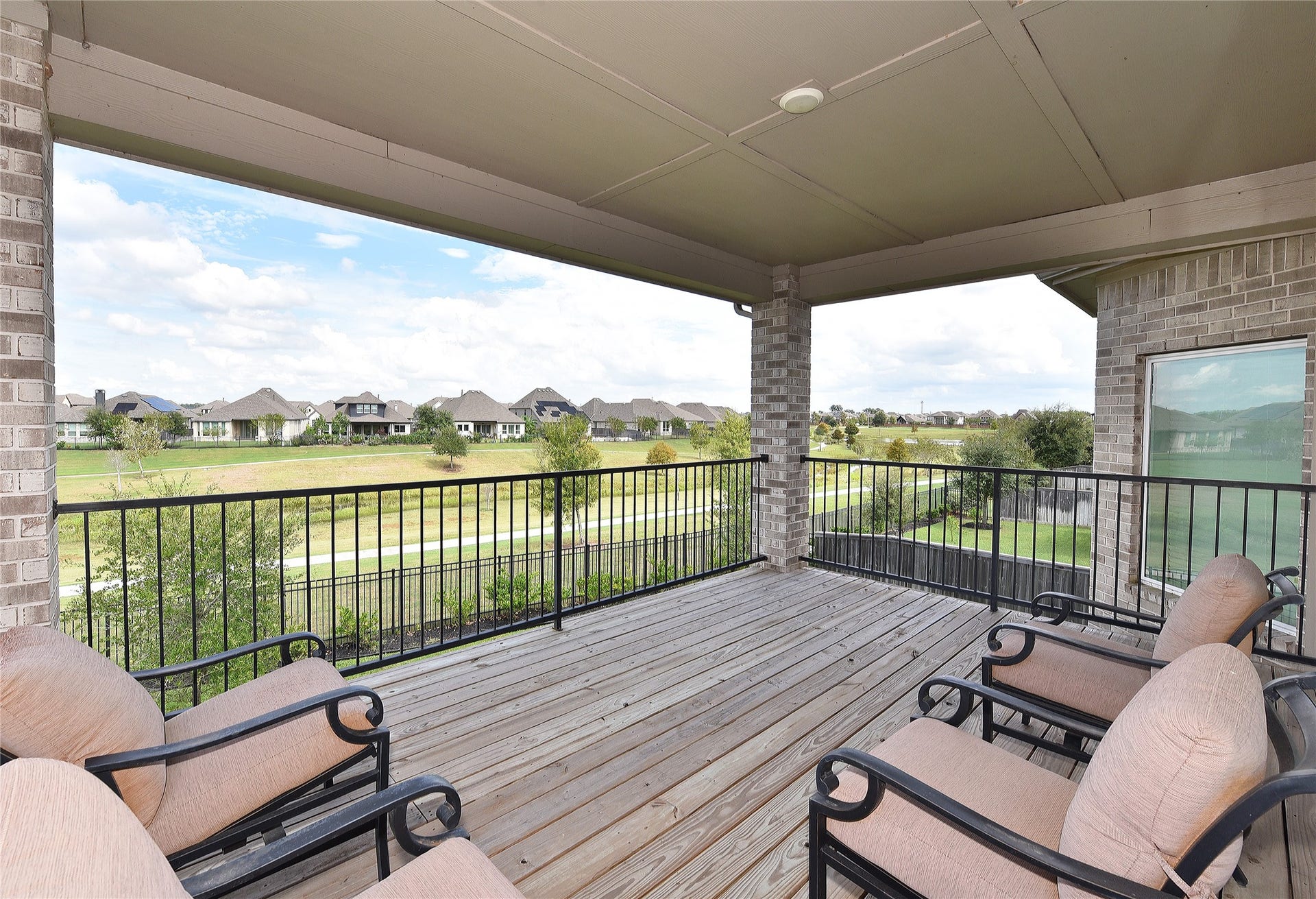 More views from upstairs balcony overlooking massive water views.