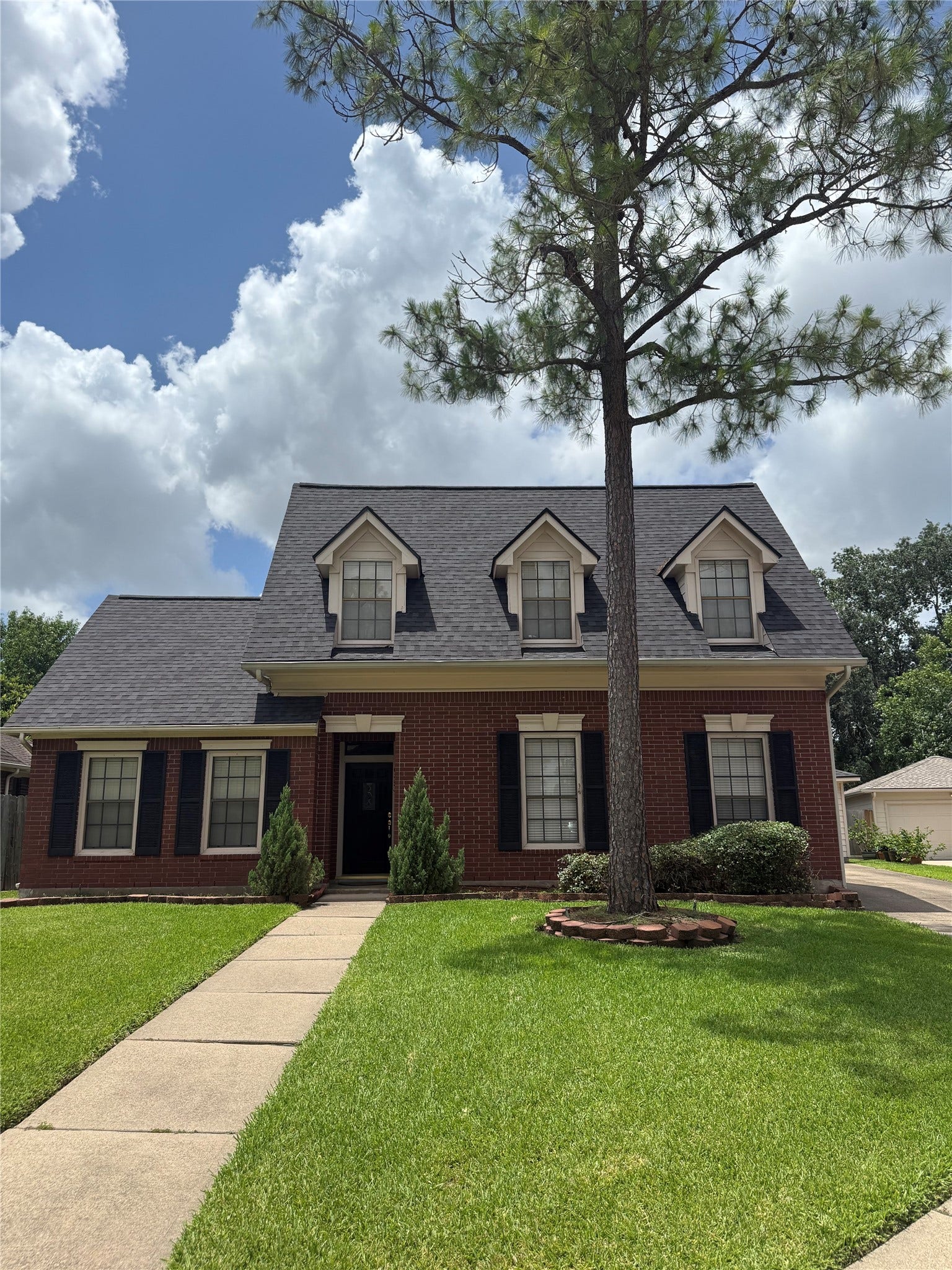 973 Southern Pass Court, Houston, TX 77062