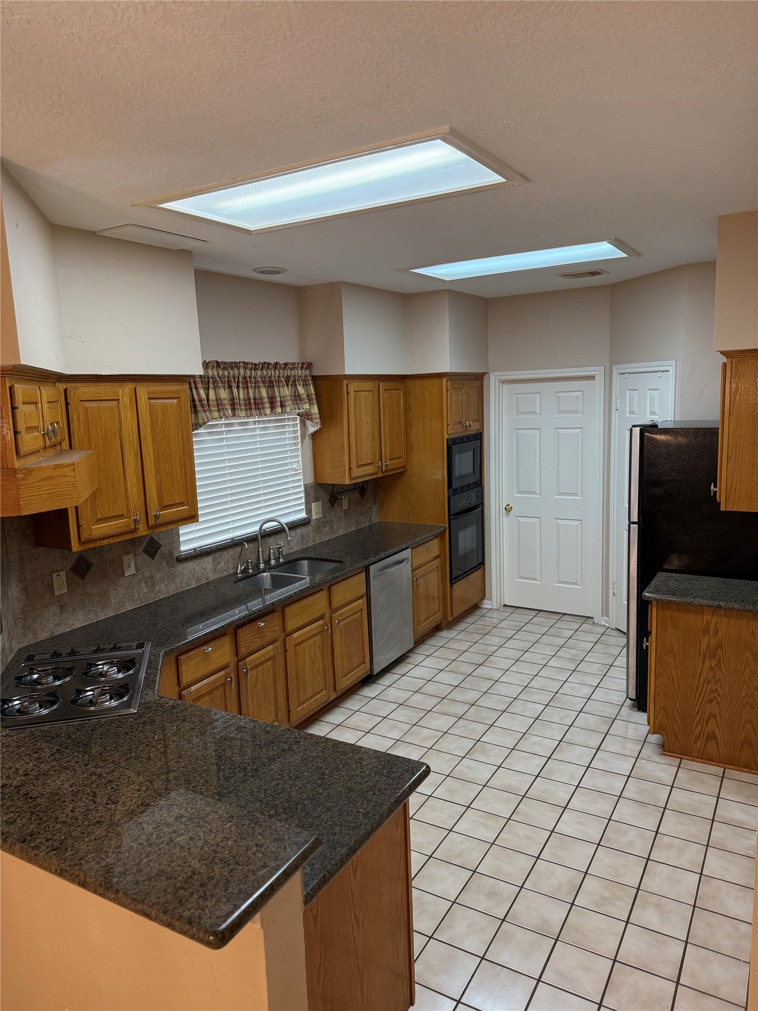 973 Southern Pass Court, Houston, TX 77062