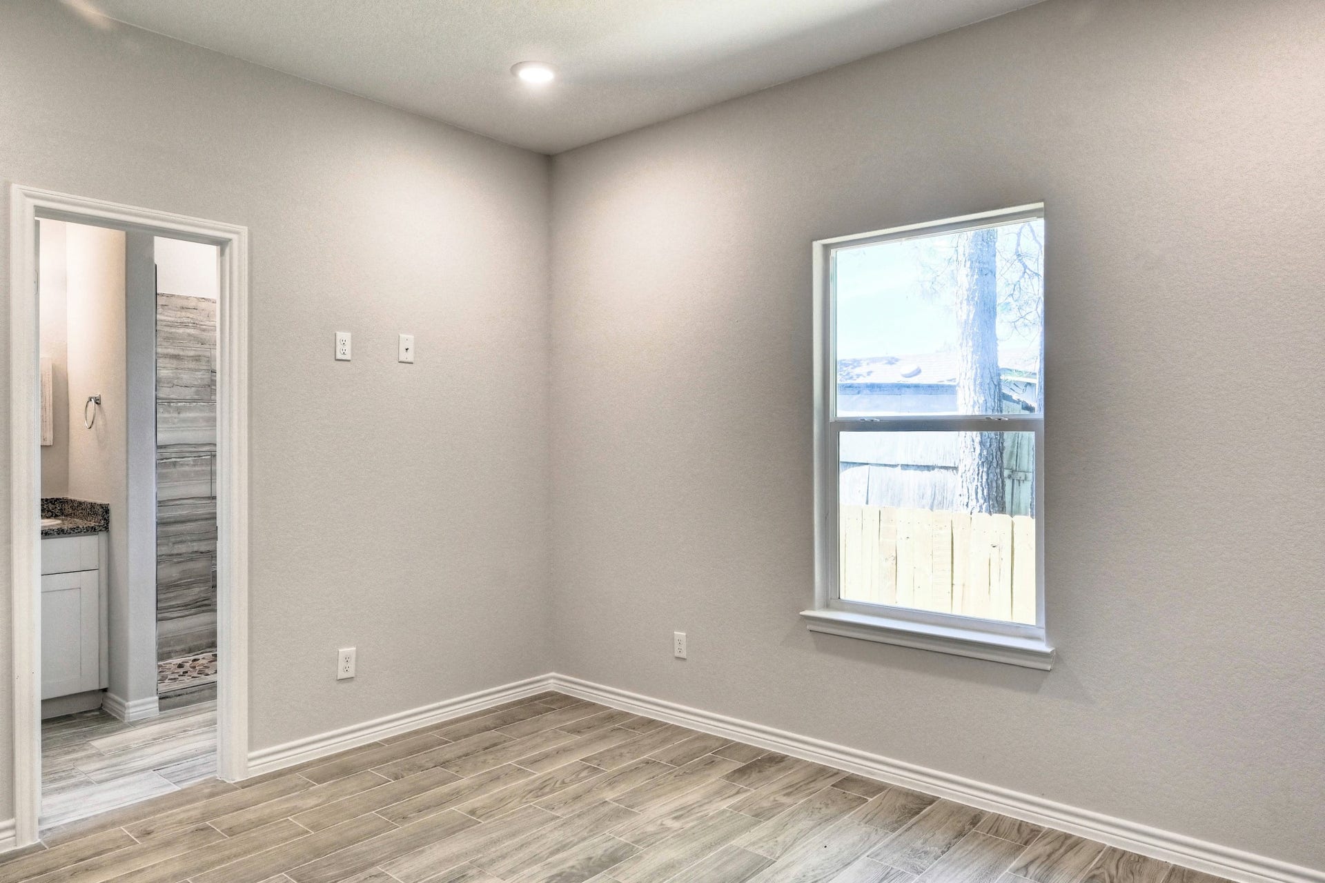 9822 ARBOR OAKS, Willis, TX 77318 9822 ARBOR OAKS, Willis, TX 77318