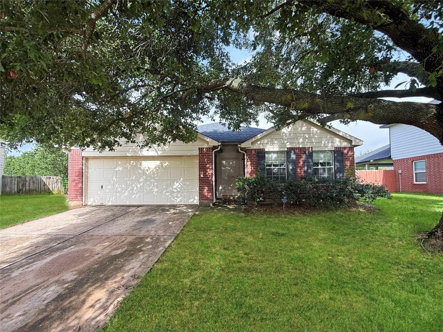 Property photo for 13911 Honey Bee Court, Houston, TX