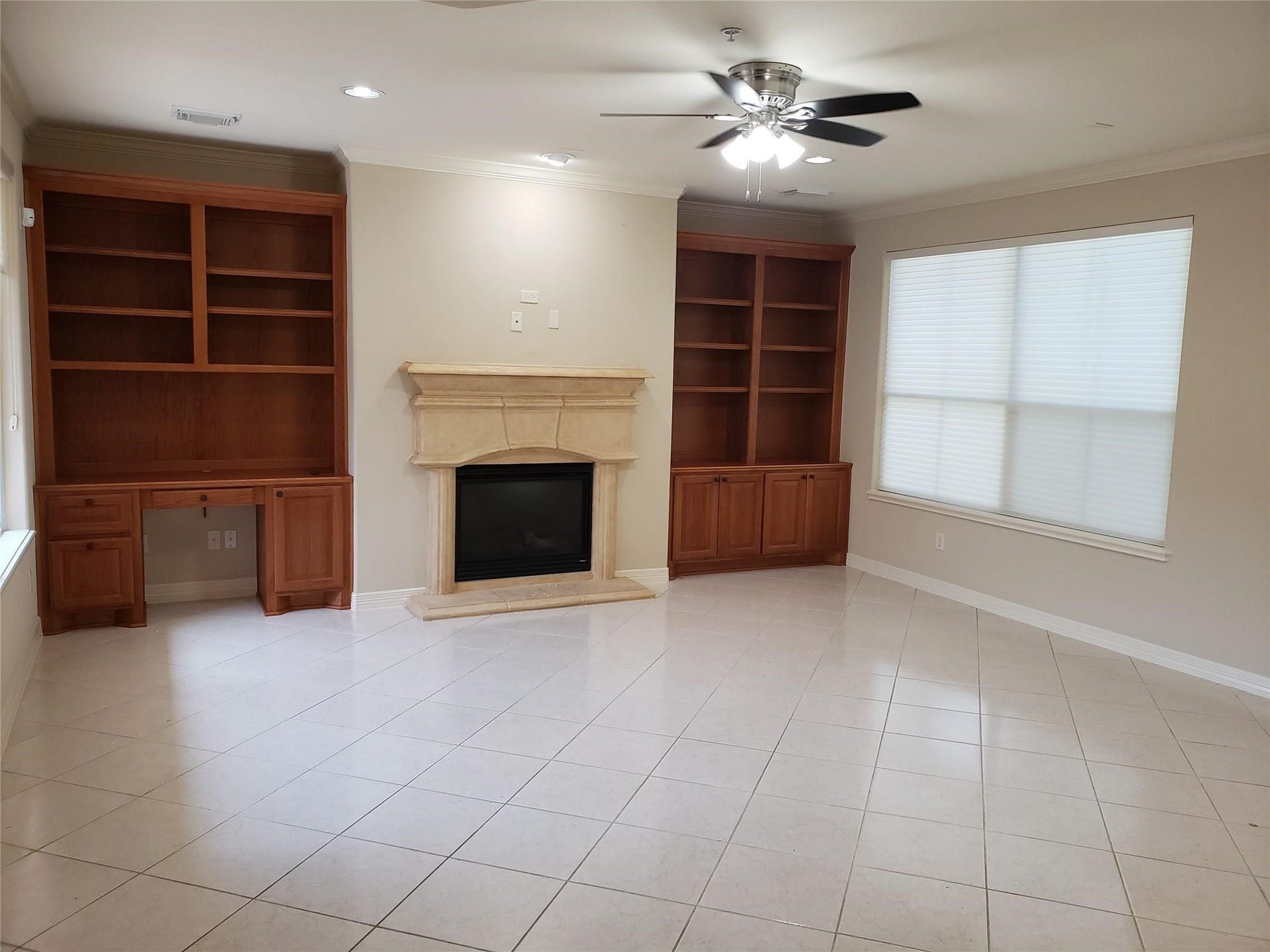 4330 Lake Run Drive, Sugar Land, TX 77459 4330 Lake Run Drive, Sugar Land, TX 77459