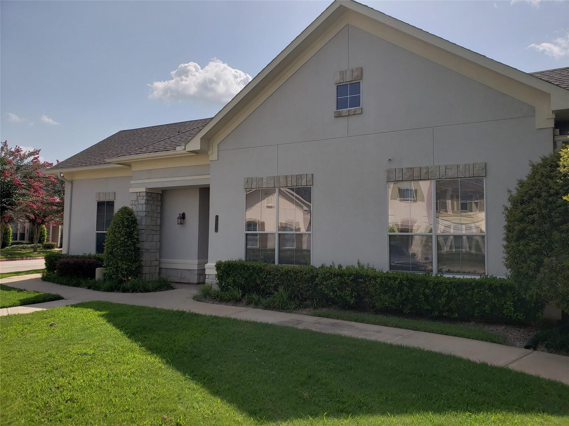 4330 Lake Run Drive, Sugar Land, TX 77459 4330 Lake Run Drive, Sugar Land, TX 77459