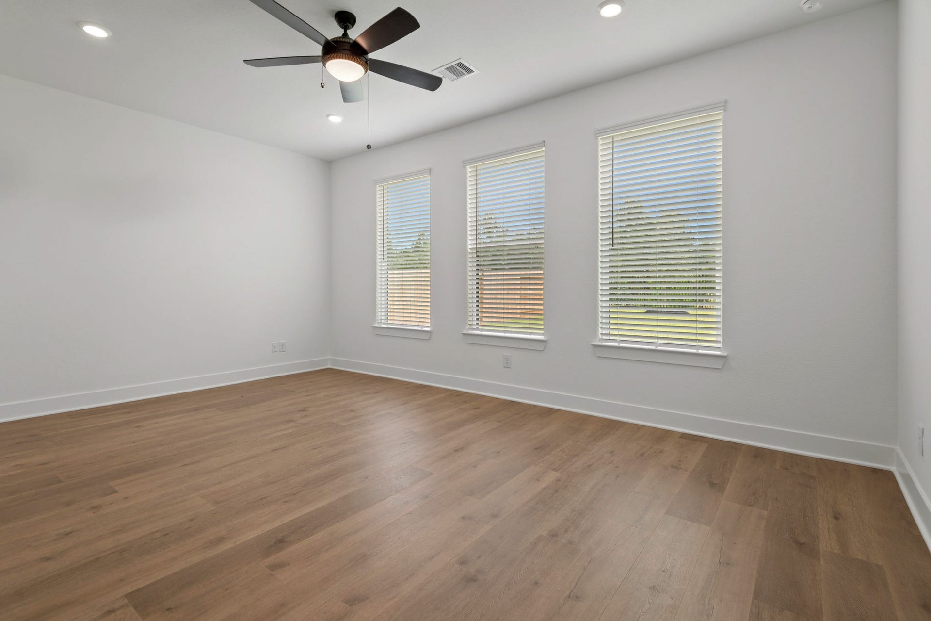 5608 Marigold Mile Drive, Magnolia, TX 77354 5608 Marigold Mile Drive, Magnolia, TX 77354