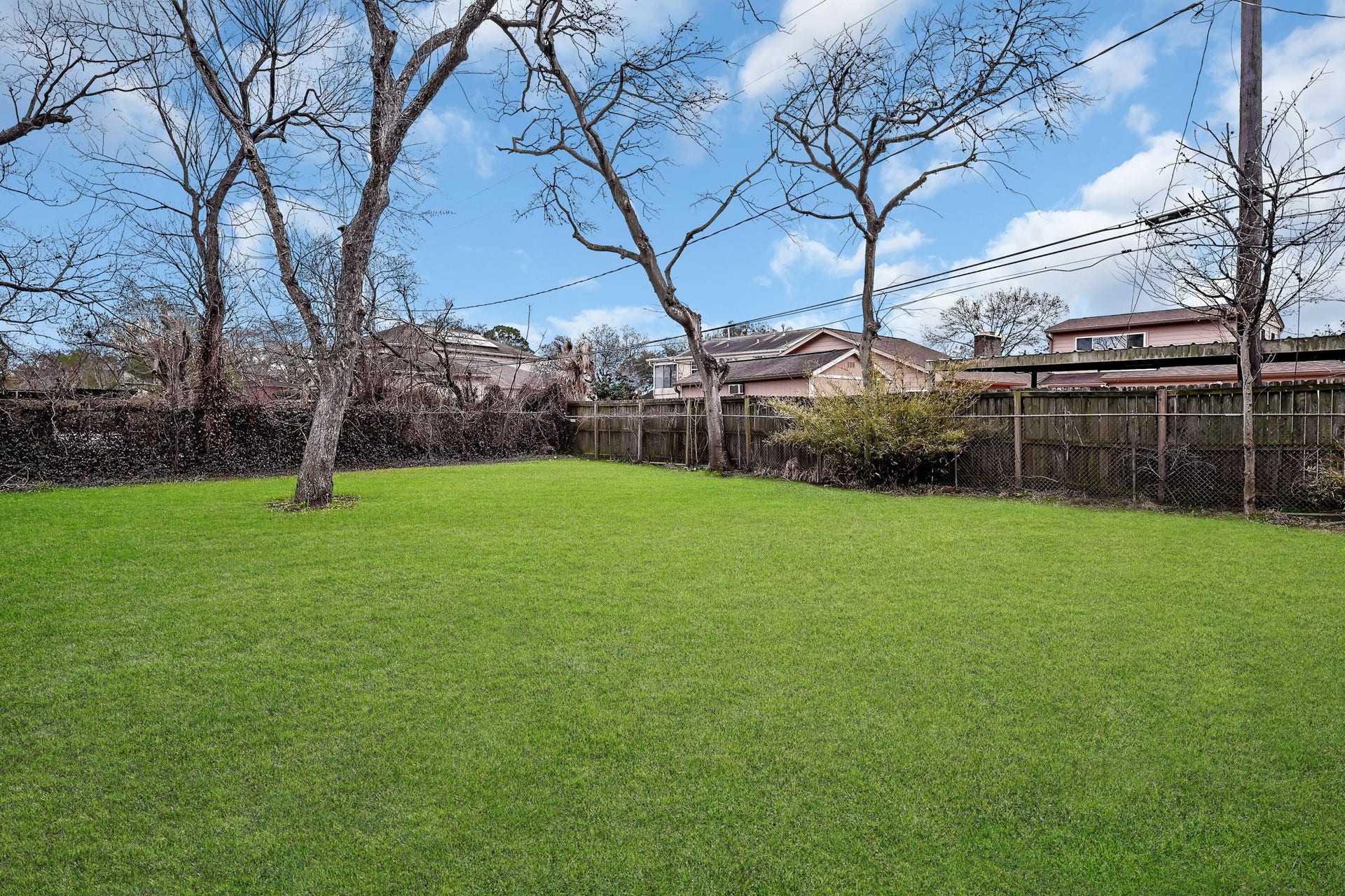 3922 Roseneath Drive, Houston, TX 77021 3922 Roseneath Drive, Houston, TX 77021
