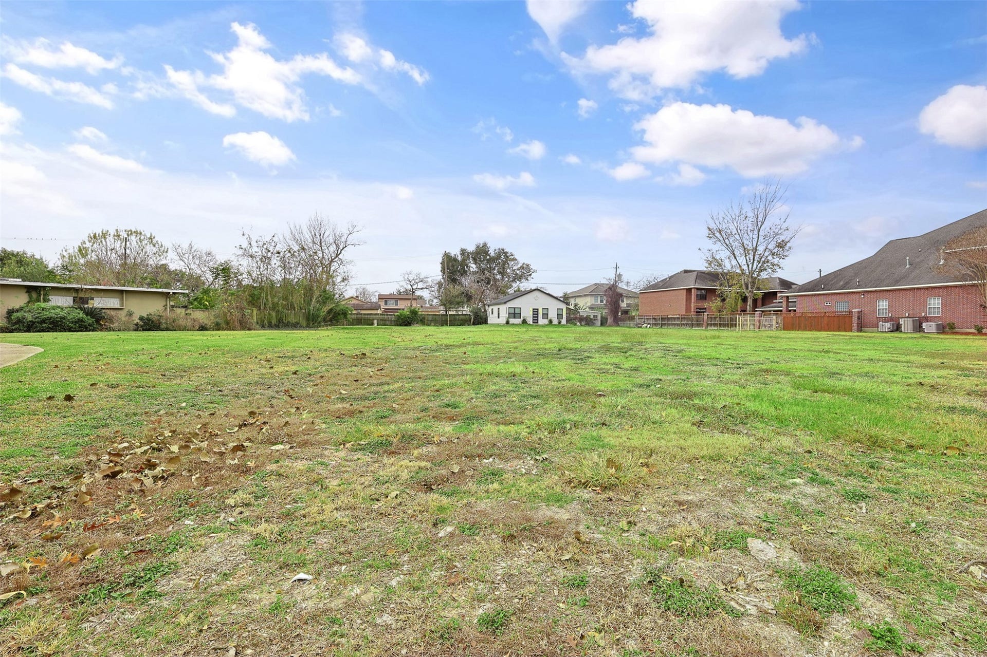 3922 Roseneath Drive, Houston, TX 77021 3922 Roseneath Drive, Houston, TX 77021