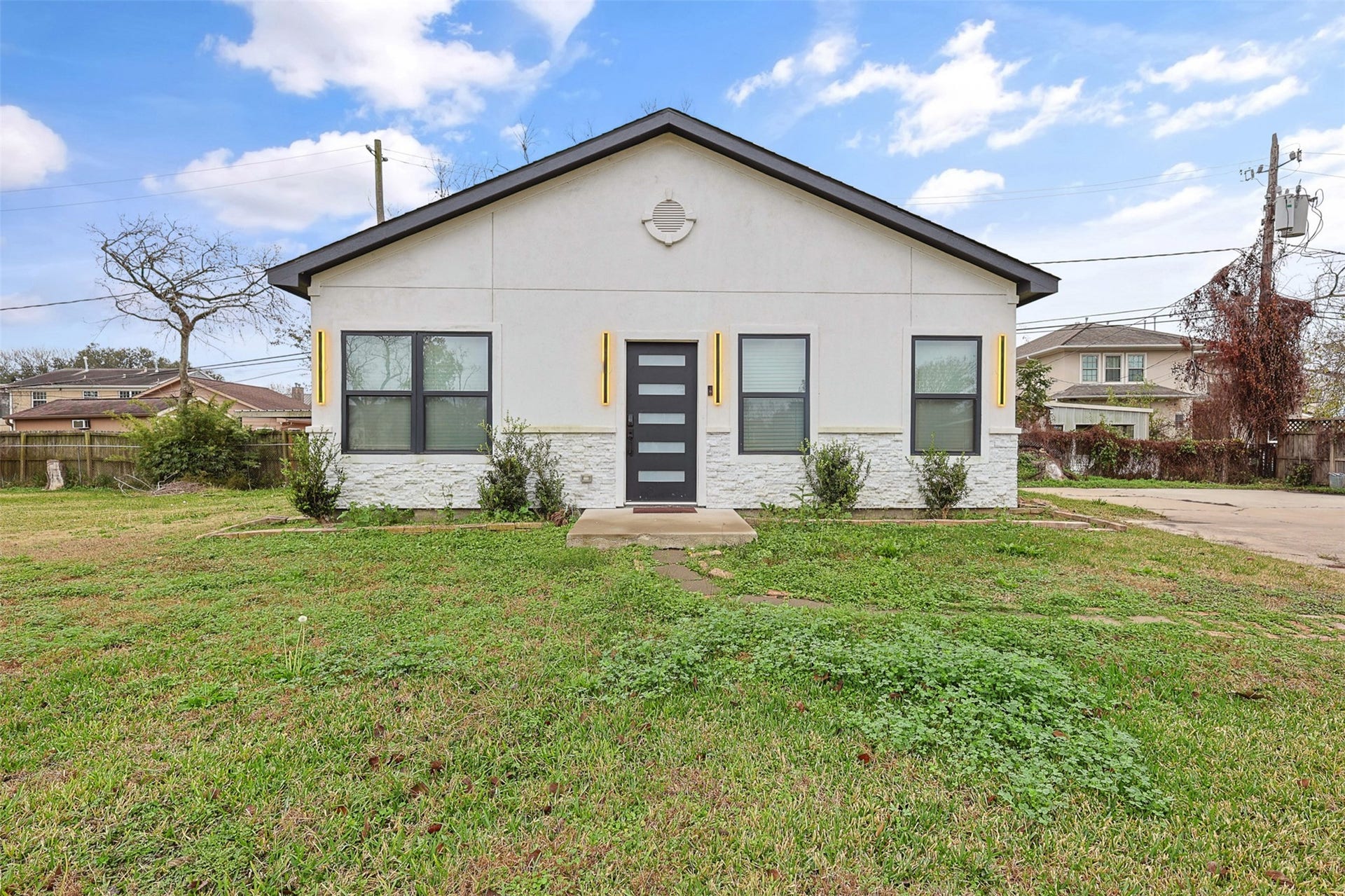 3922 Roseneath Drive, Houston, TX 77021 3922 Roseneath Drive, Houston, TX 77021