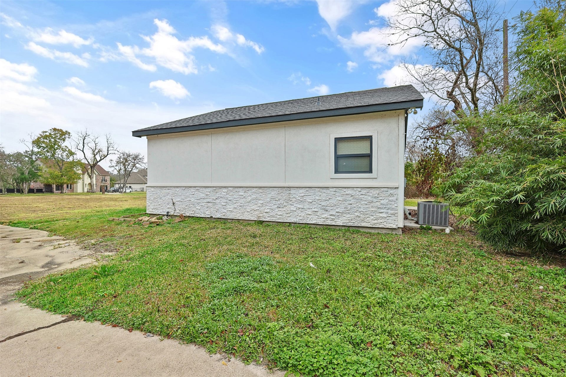 3922 Roseneath Drive, Houston, TX 77021 3922 Roseneath Drive, Houston, TX 77021