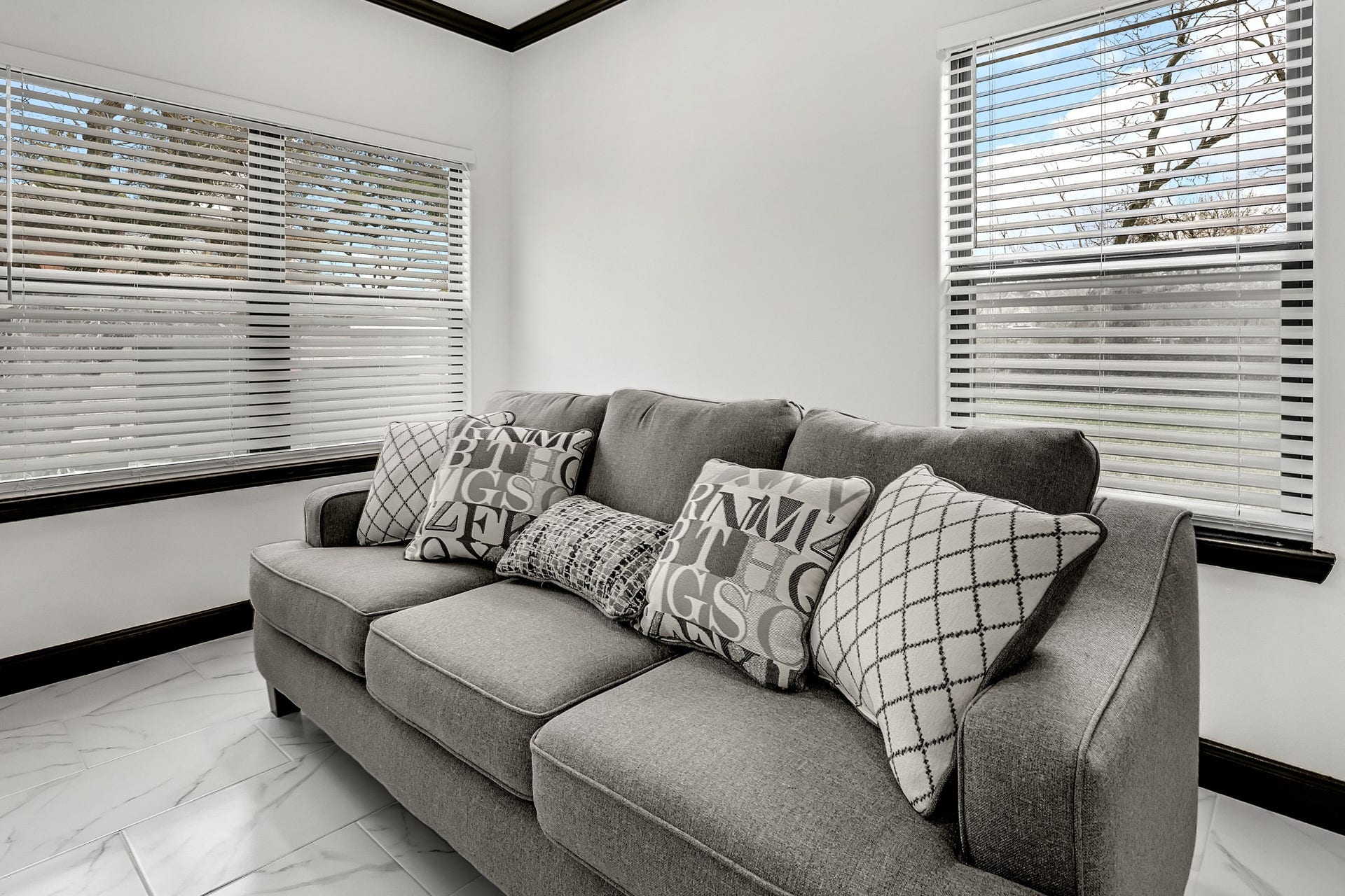 3922 Roseneath Drive, Houston, TX 77021 3922 Roseneath Drive, Houston, TX 77021
