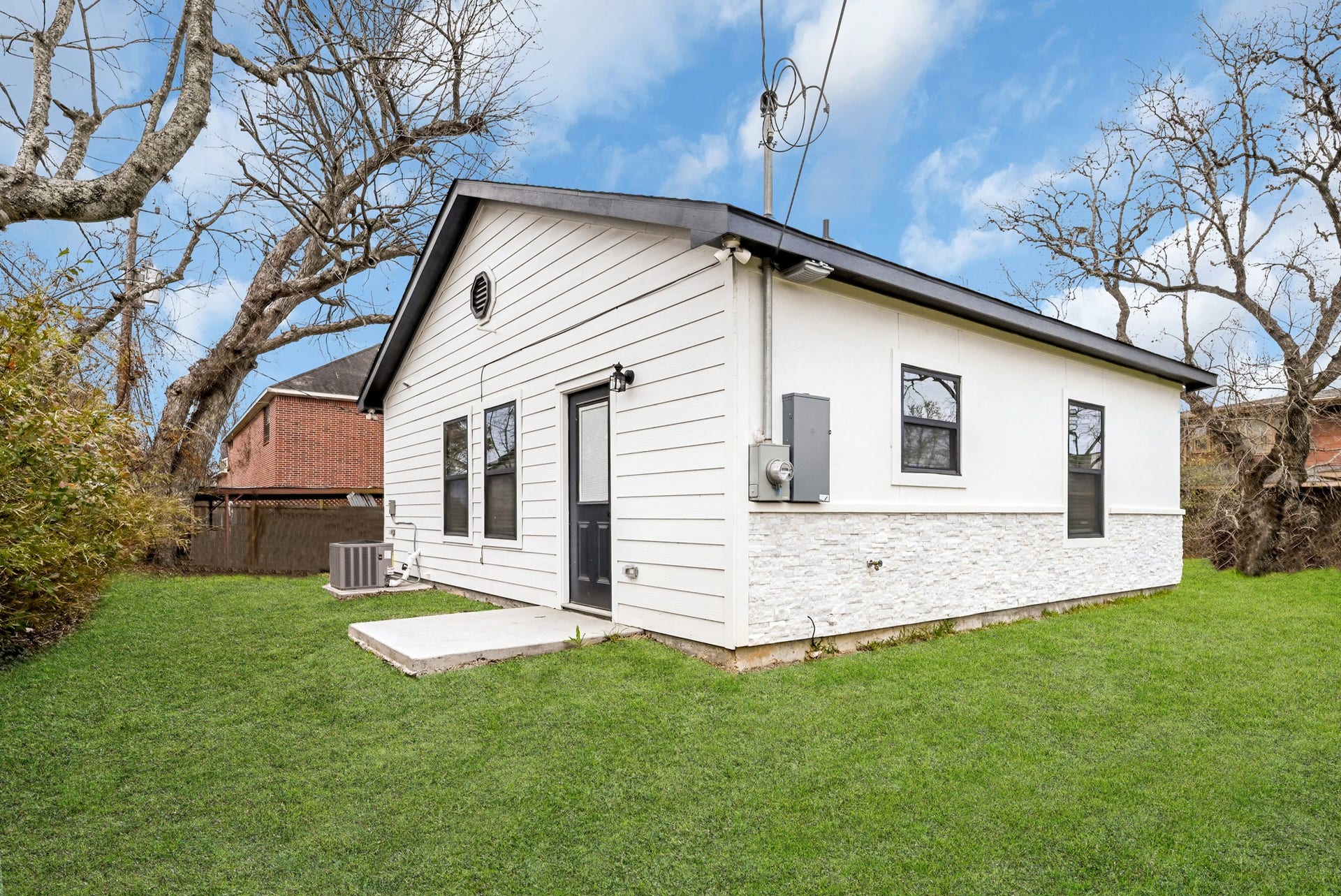 3922 Roseneath Drive, Houston, TX 77021 3922 Roseneath Drive, Houston, TX 77021