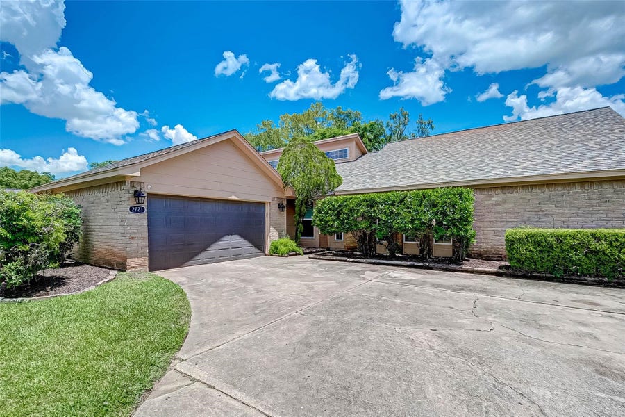 Property photo for 2723 Colony dr, Sugar Land, TX
