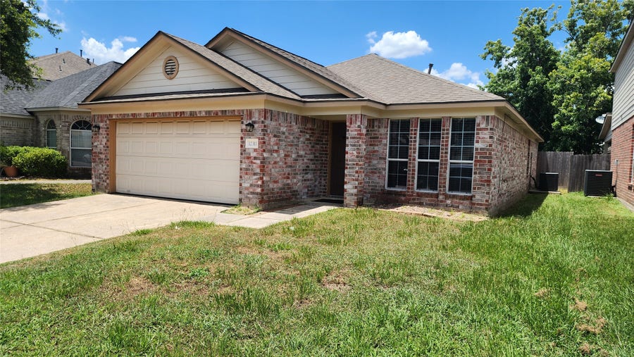 Property photo for 12311 Carriage Oak Circle, Humble, TX