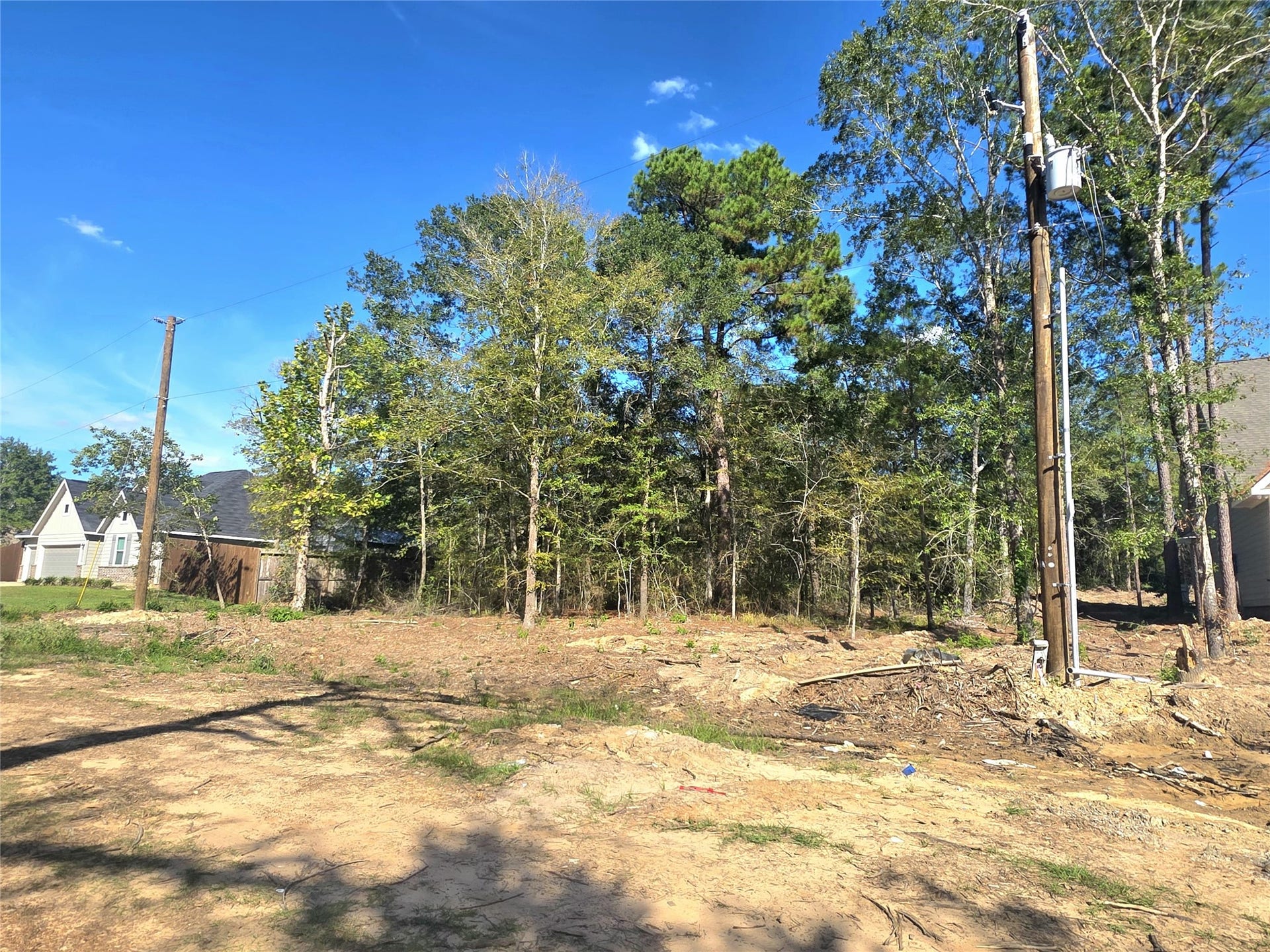 26283 Shore Drive, Hempstead, TX 77445 Right front angle,